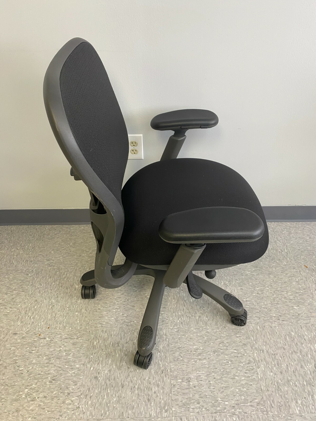 Nightingale CXO 6200 Memory Foam Seat, Mesh Back, Lumbar Support, Advanced Arms