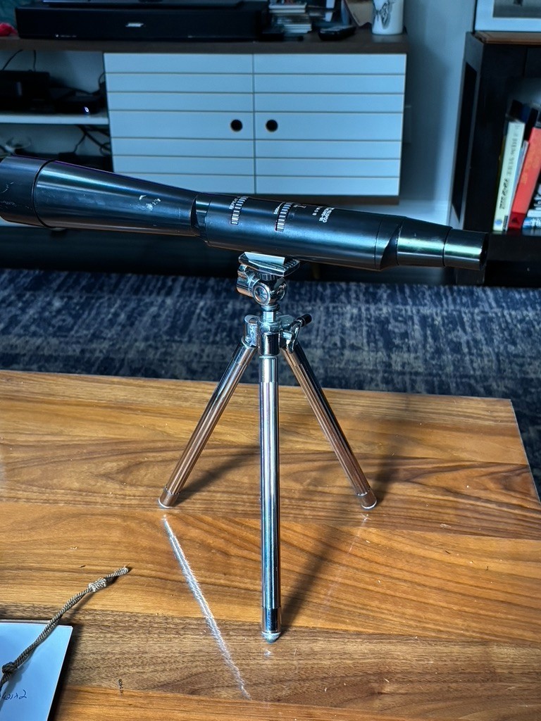Sunset Tripod 11.5" Expands to 17" Leather Case