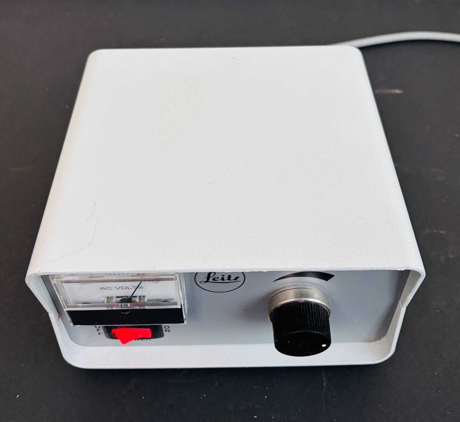 Leitz Microscope Power Supply 050-261. 0-8 VAC， 0-8.3 A