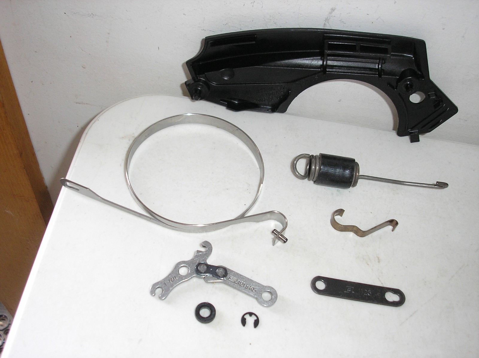 NEW GENUINE OEM STIHL MS 162 CHAINSAW / CHAIN BRAKE COVER/ BAND /SPRING / CLIP