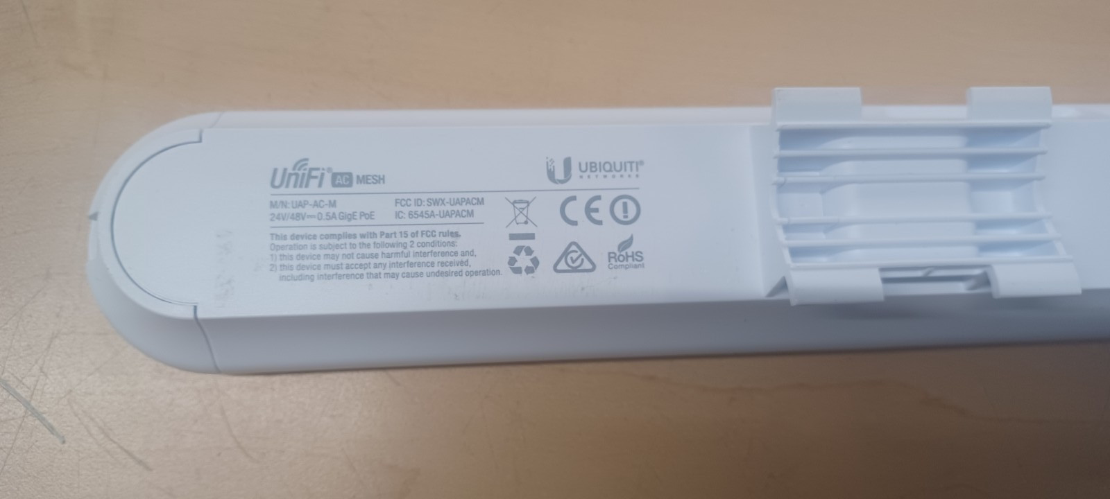 UBIQUITI UNIFI UAP-AC-M AC MESH NETWORK ACCESS POINT