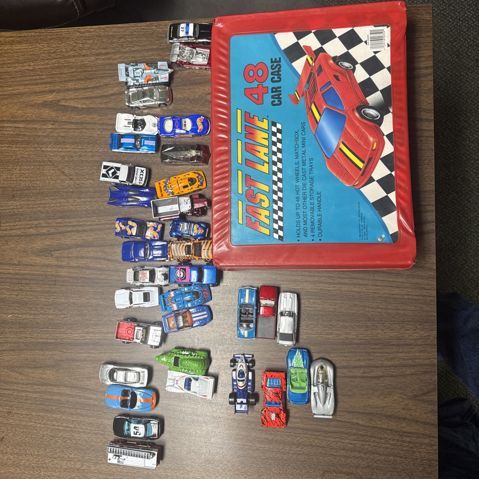 Vintage 1980-90 Toys R Us Fast Lane 48-Car Case Hot Wheels Matchbox w/ 36 Cars