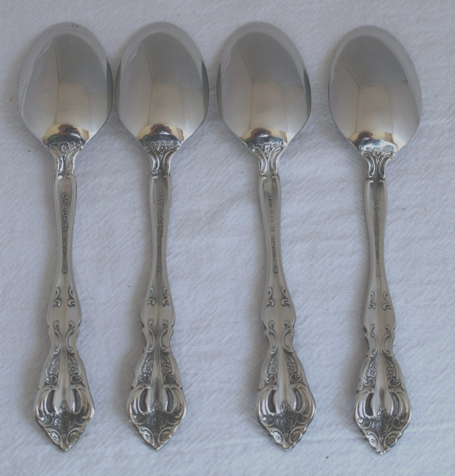 4 Oneida Stainless Cube Michelangelo TEASPOONS