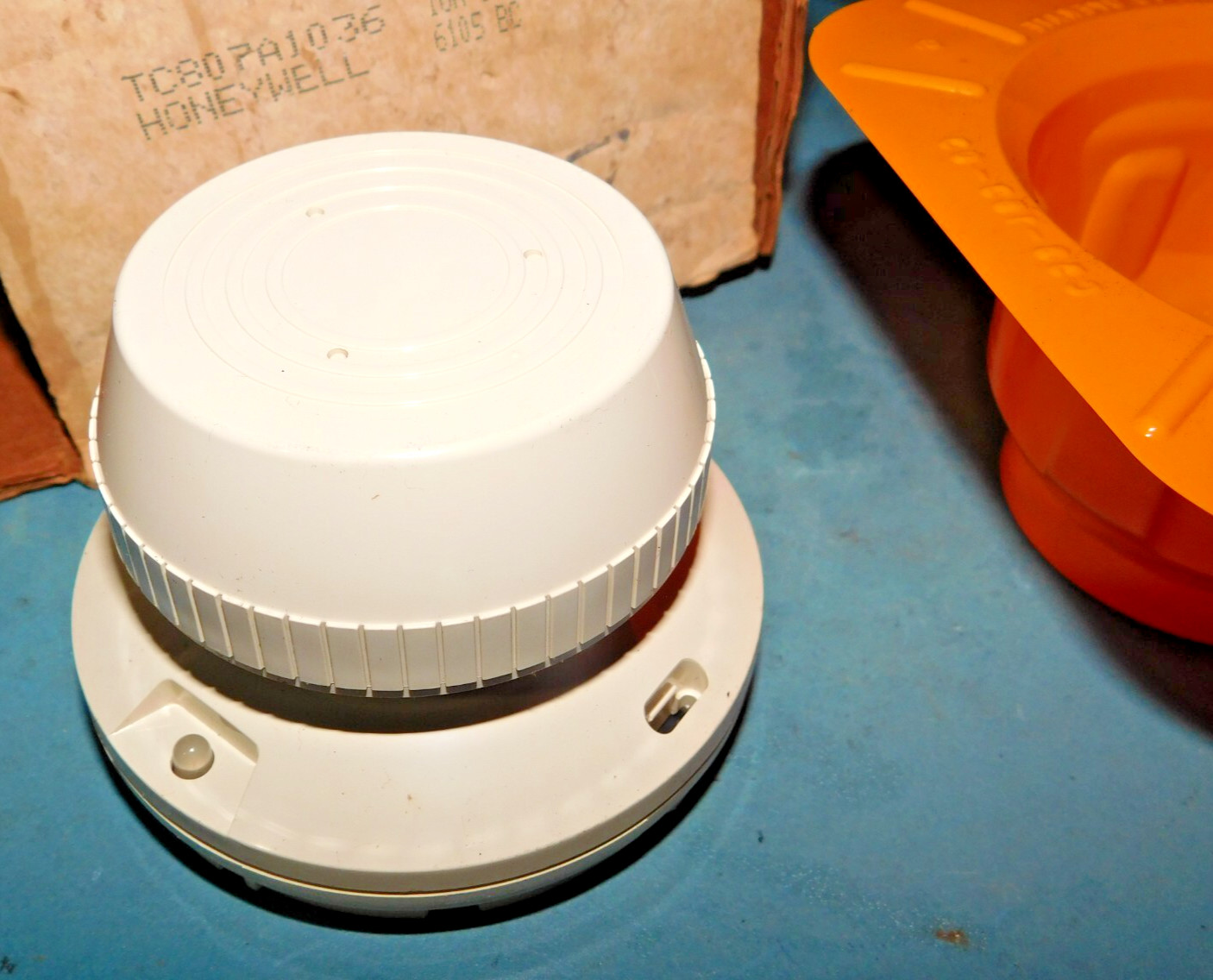 Honeywell, Inc. TC807A1036 Ionization Smoke Detector