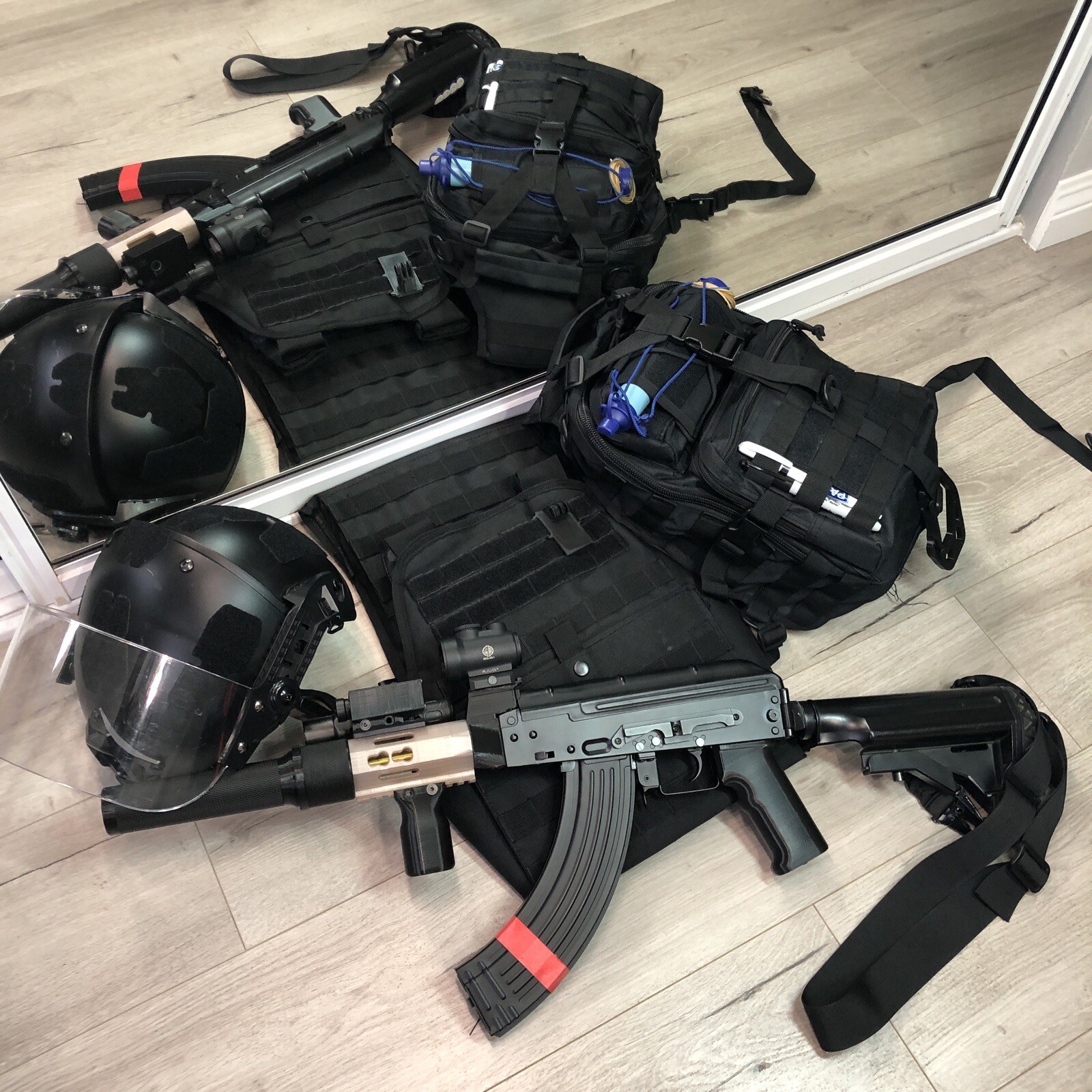 FULL AIRSOFT STARTER KIT, FULLY BUILT AK+HELMET+VISOR+CHARGER+BBs+BATTERY+VEST