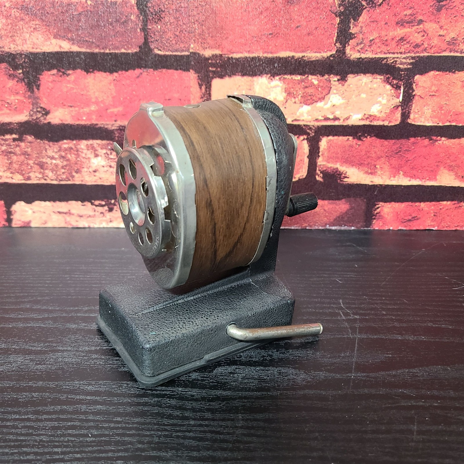 Standard Pencil Sharpener Desk Mount Manual Suction Cup Crank Woodgrain