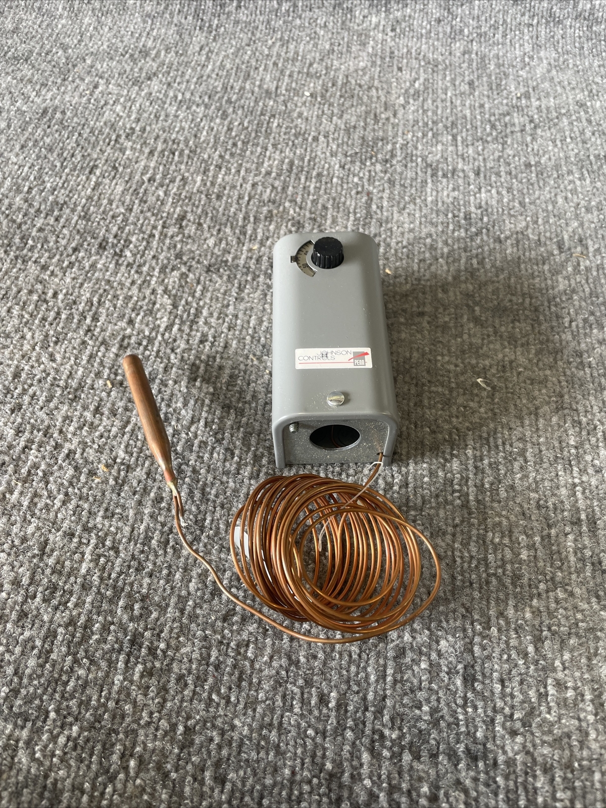 Johnson Controls A19AAF-24C Remote Bulb Temperature Control Thermostat New
