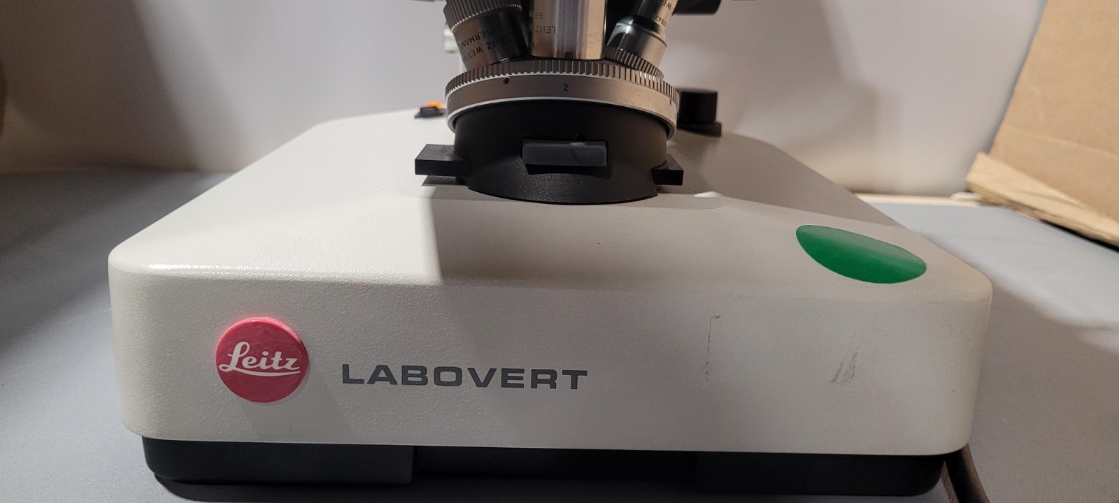 Leitz Labovert Inverted Microscope w/ 4 x Objectives