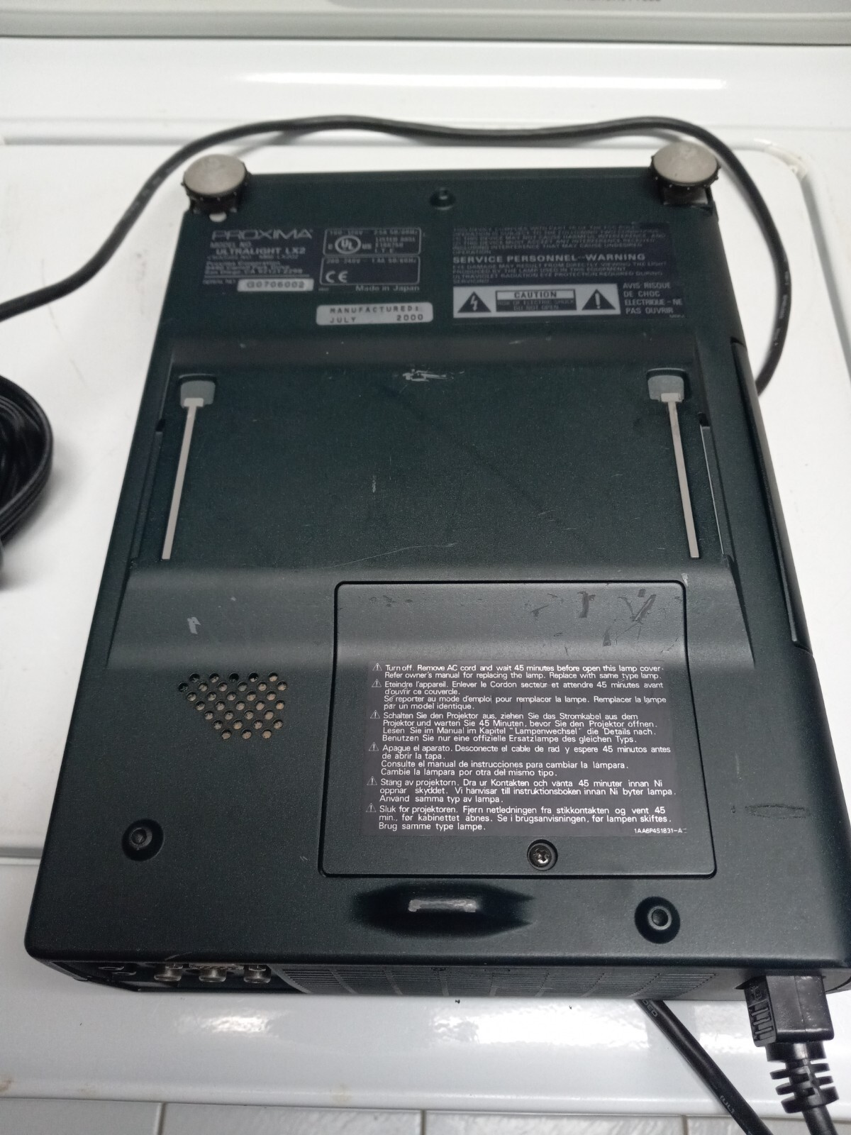 Proxima Ultralight LX2 Projector May 2000 Tested with CABLES NO REMOTE