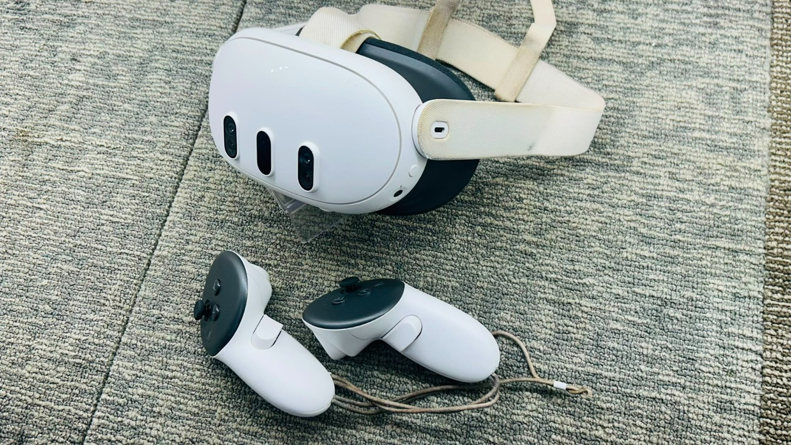 Meta Quest 3 128GB VR MR Headset White Model S3A Bundle Broken ASIS 0930727