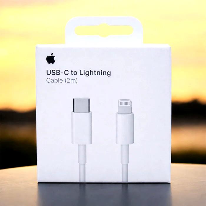 NEW Apple  USB-C to Lightning 2m/6ft Charging Cable - White