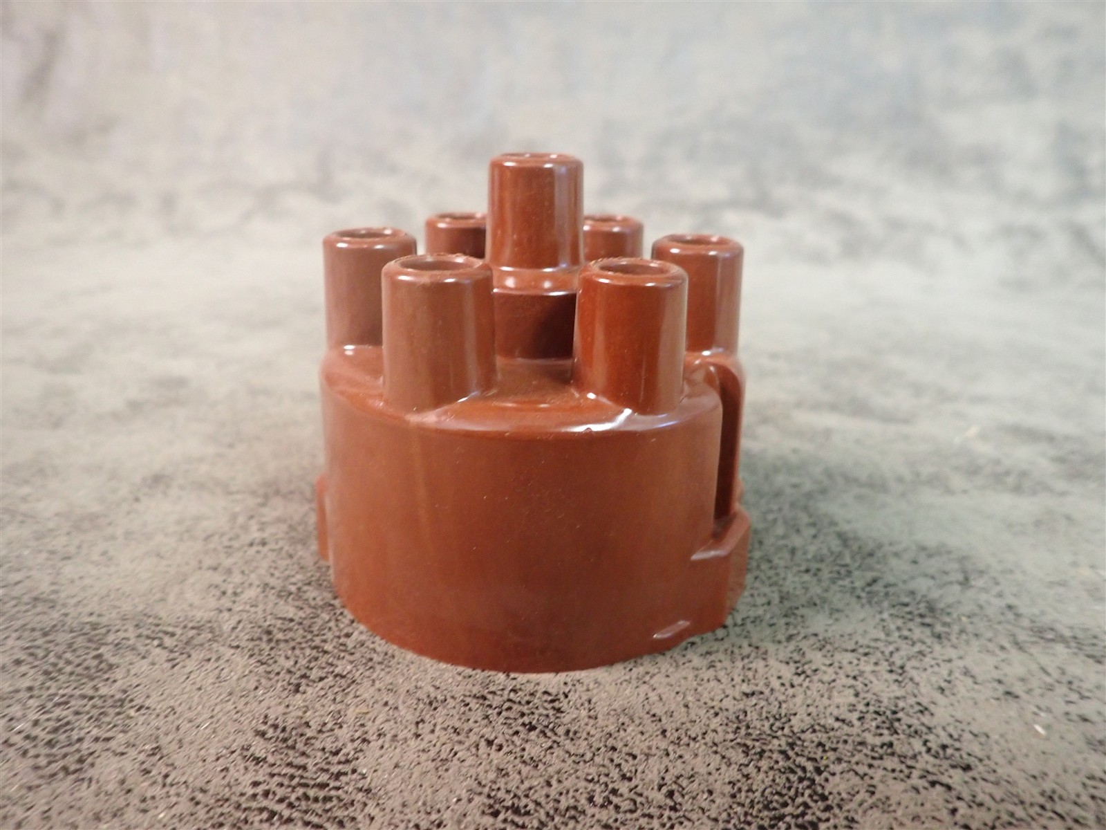 NEW WVE 5D1041 Distributor Cap (G81)