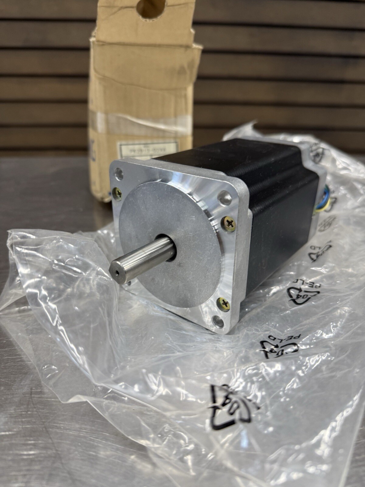 VEXTA PK2913-02AA Stepper Motor 2PH, 1.8° step, DC 4A - New
