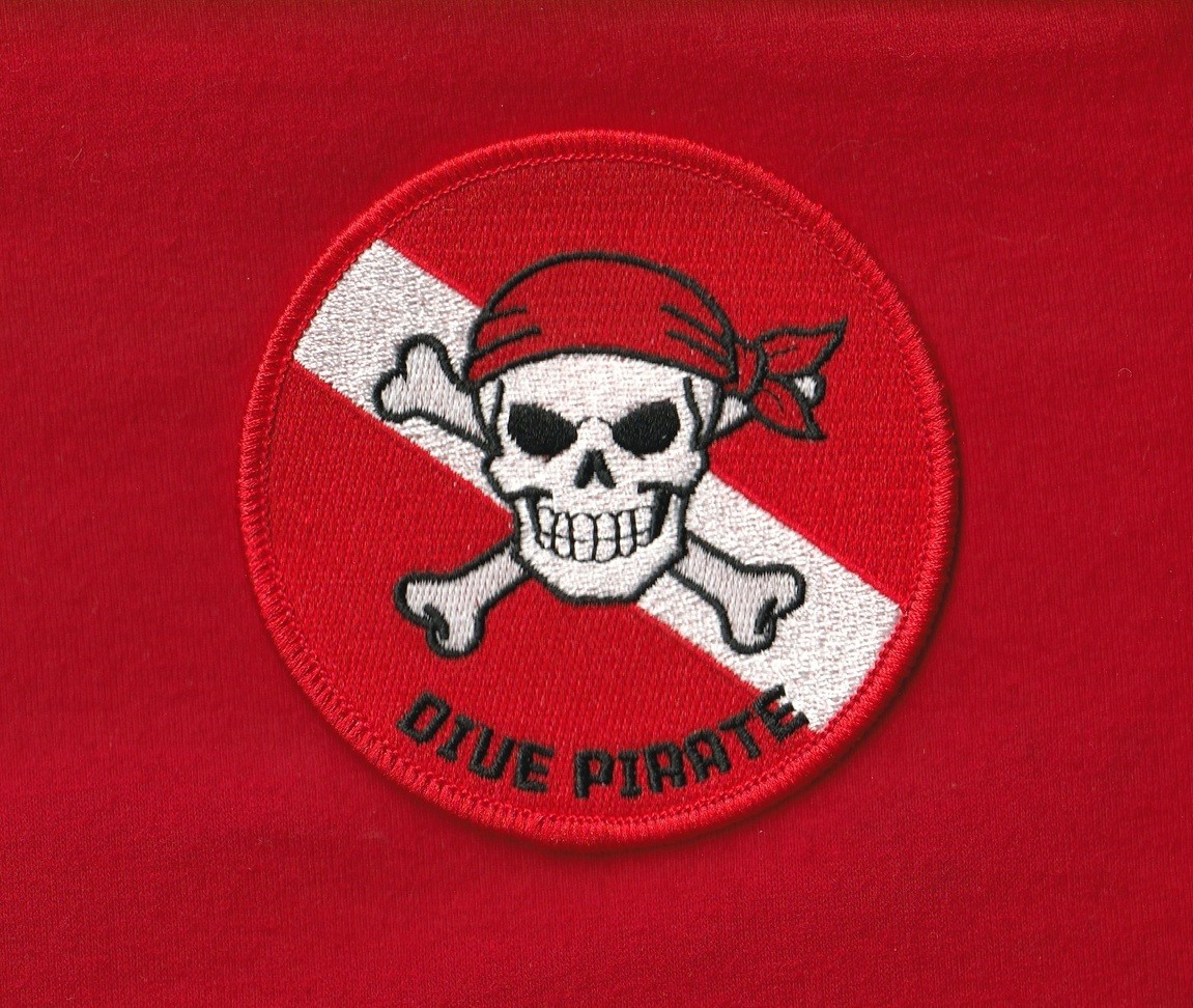 3.5" Round Iron-on DIVE PIRATE Patch Jolly Roger Scuba Diver-Down Dive Flag USA