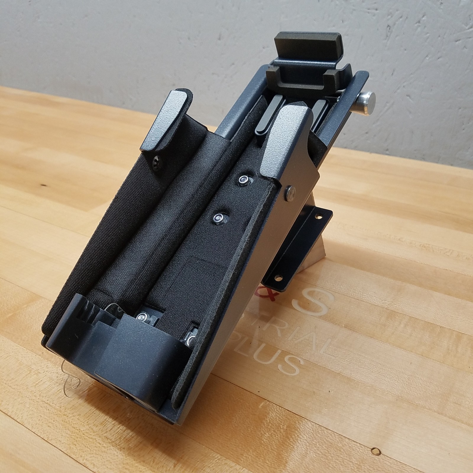 Intermec 071695 2435 Powered Vehicle Dock - NEW
