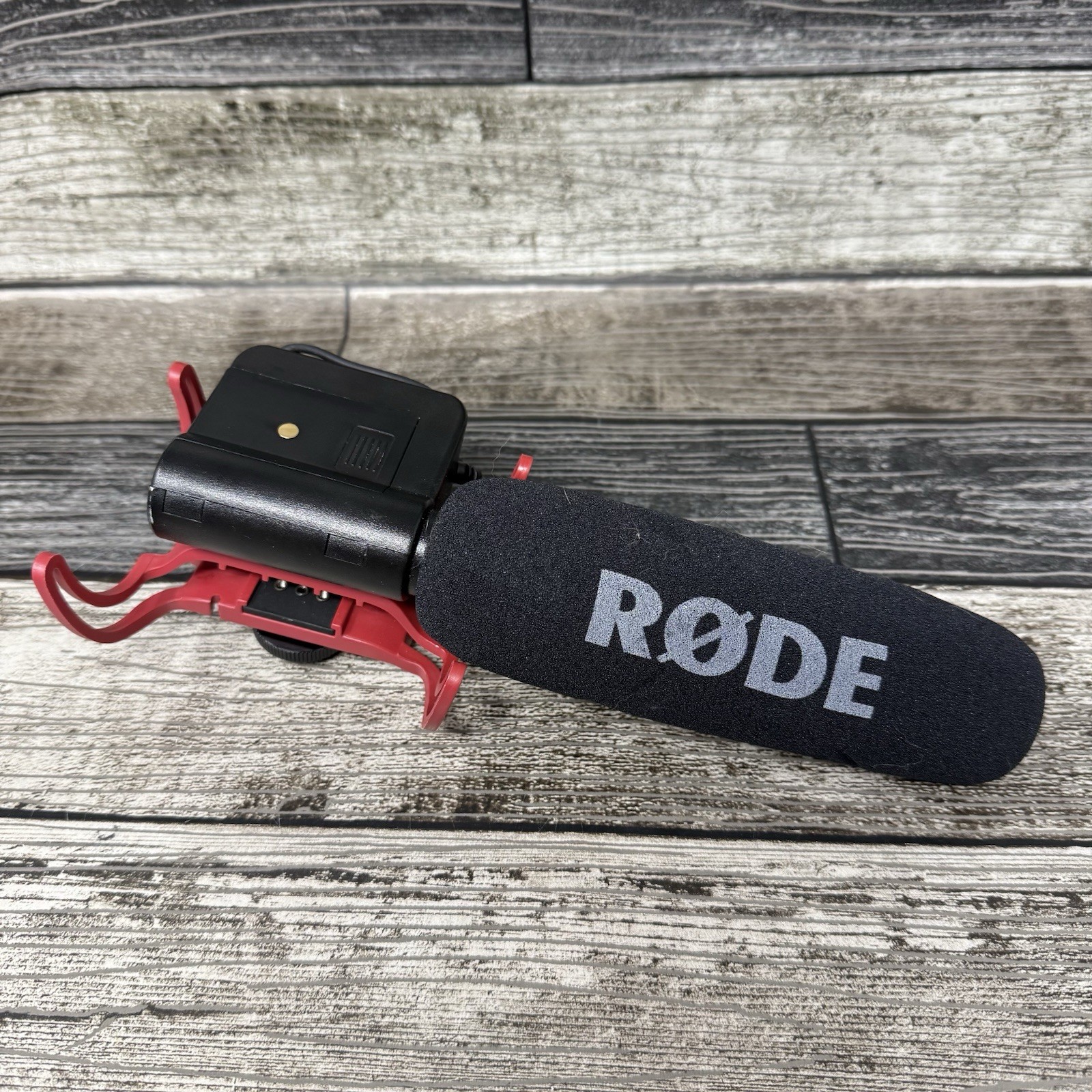 RODE Microphones VIDEOMIC High Quality On Camera Shotgun Microphone