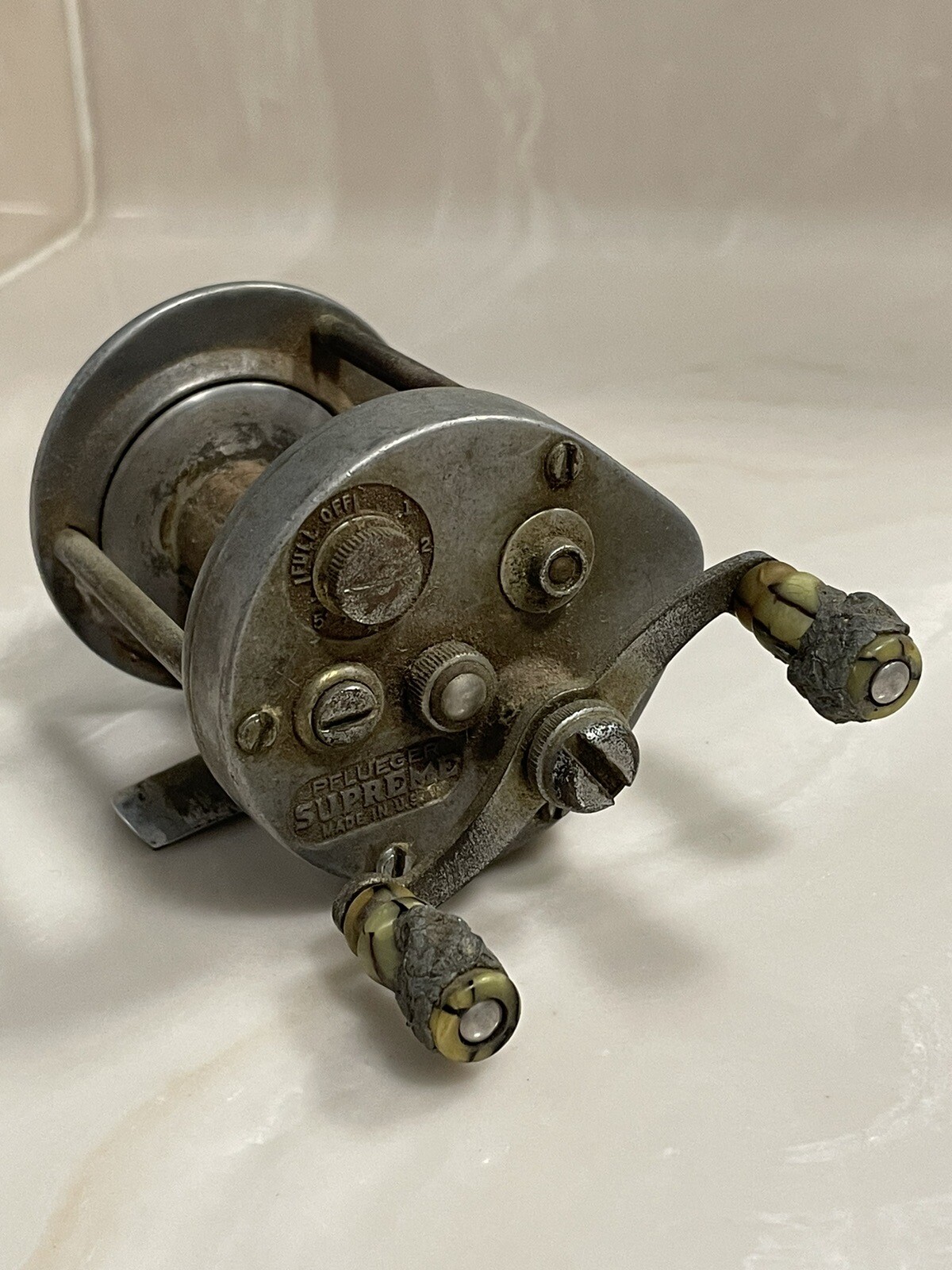 VINTAGE PFLUEGER SUPREME FISHING REEL MADE IN THE USA Spinning Reel Fresh Salt