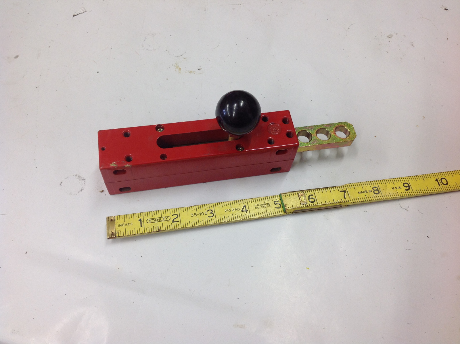 Schneider ZCK-Y101 Actuating Operating Key. No Box Shows Shelf Wear/scuffs.