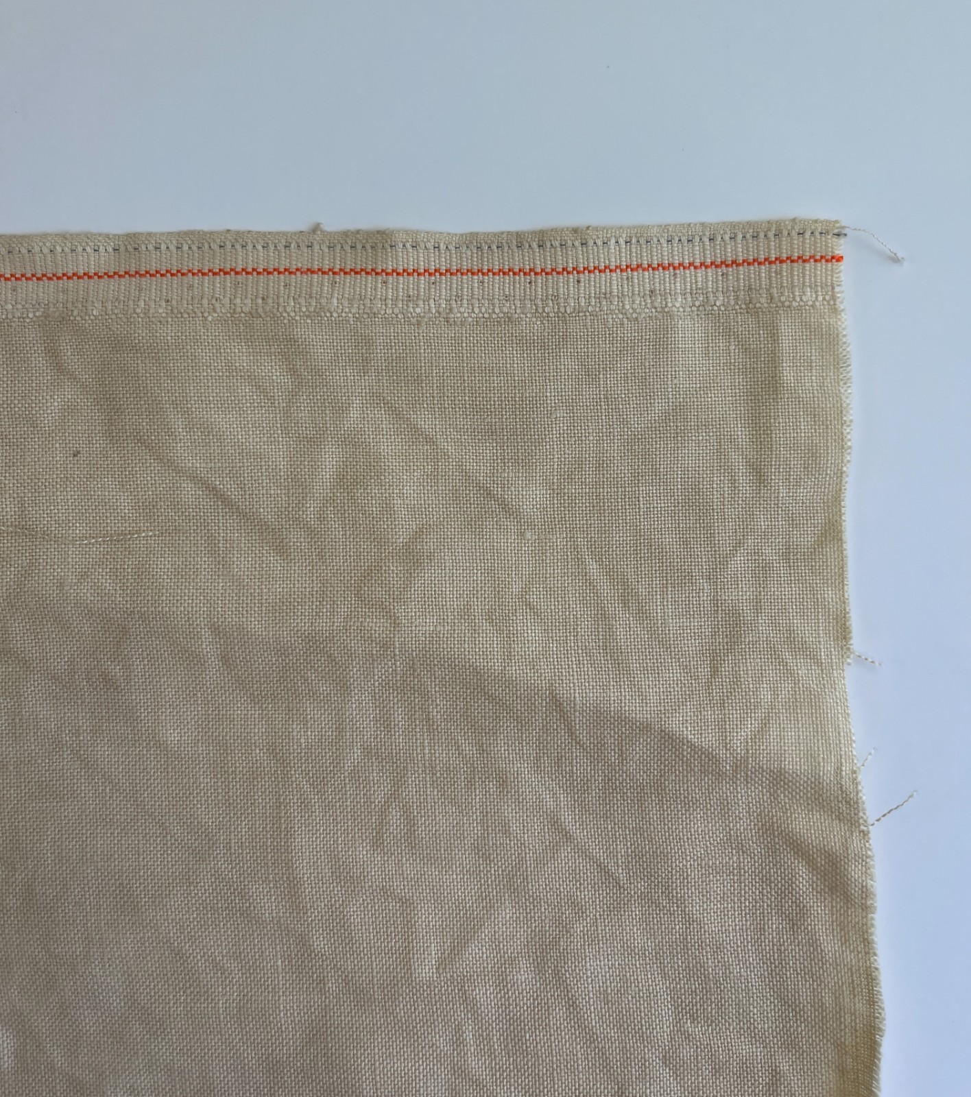 Fox & Rabbit 40 Ct Linen in Eureka 14.5x18
