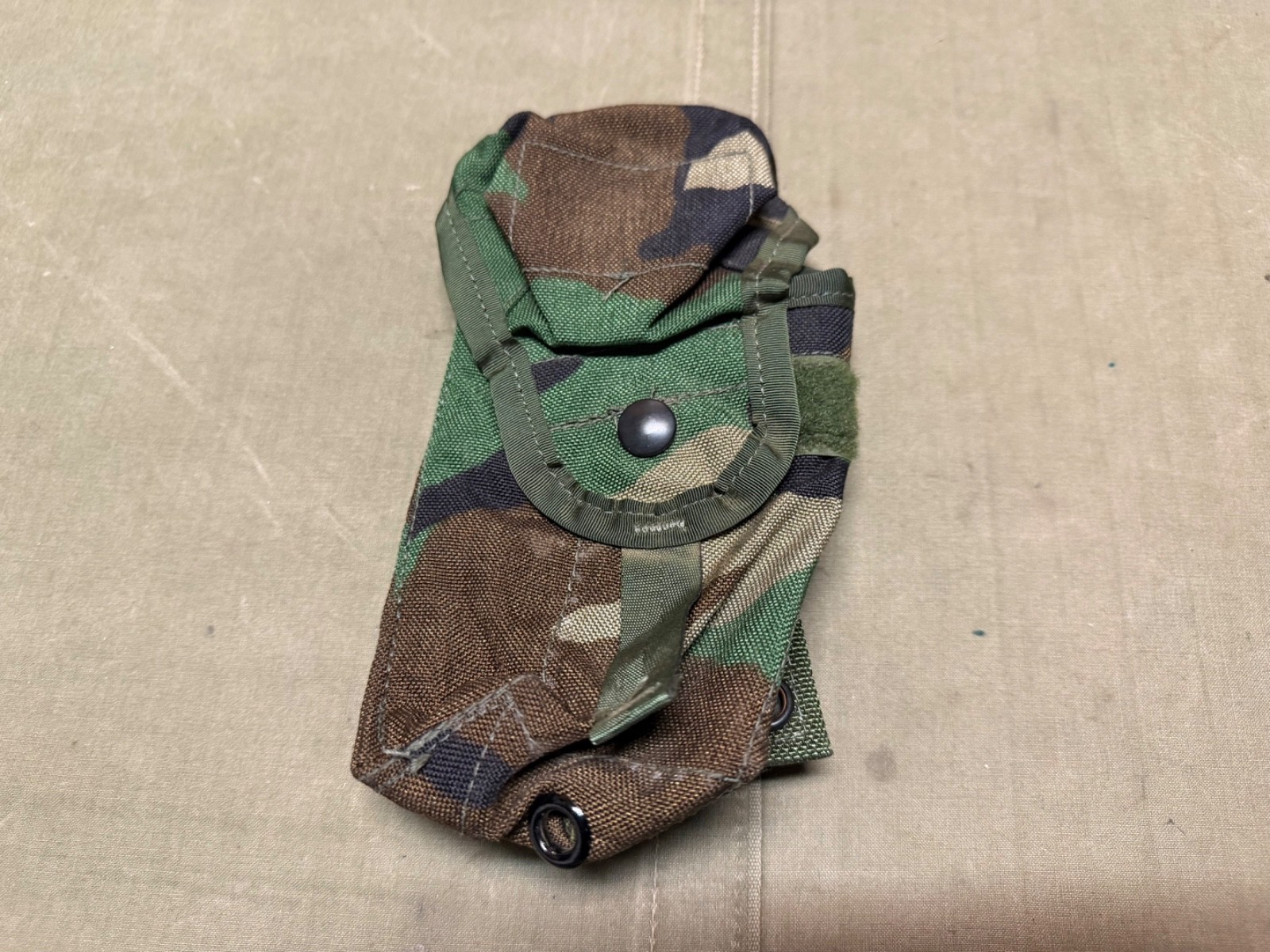 ORIGINAL US ARMY DESERT STORM WOODLAND CAMO 556 30RD AMMO MAG POUCH POCKET-SDS