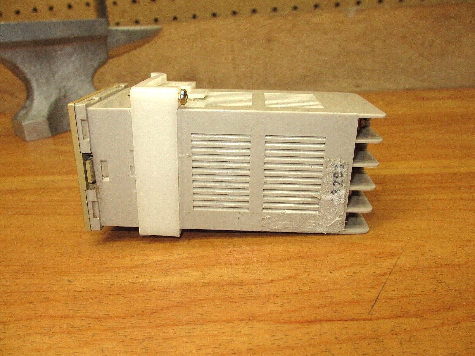 Omron E5CS-Q1KJX-F *USED POWERS UP* Temperature Controller