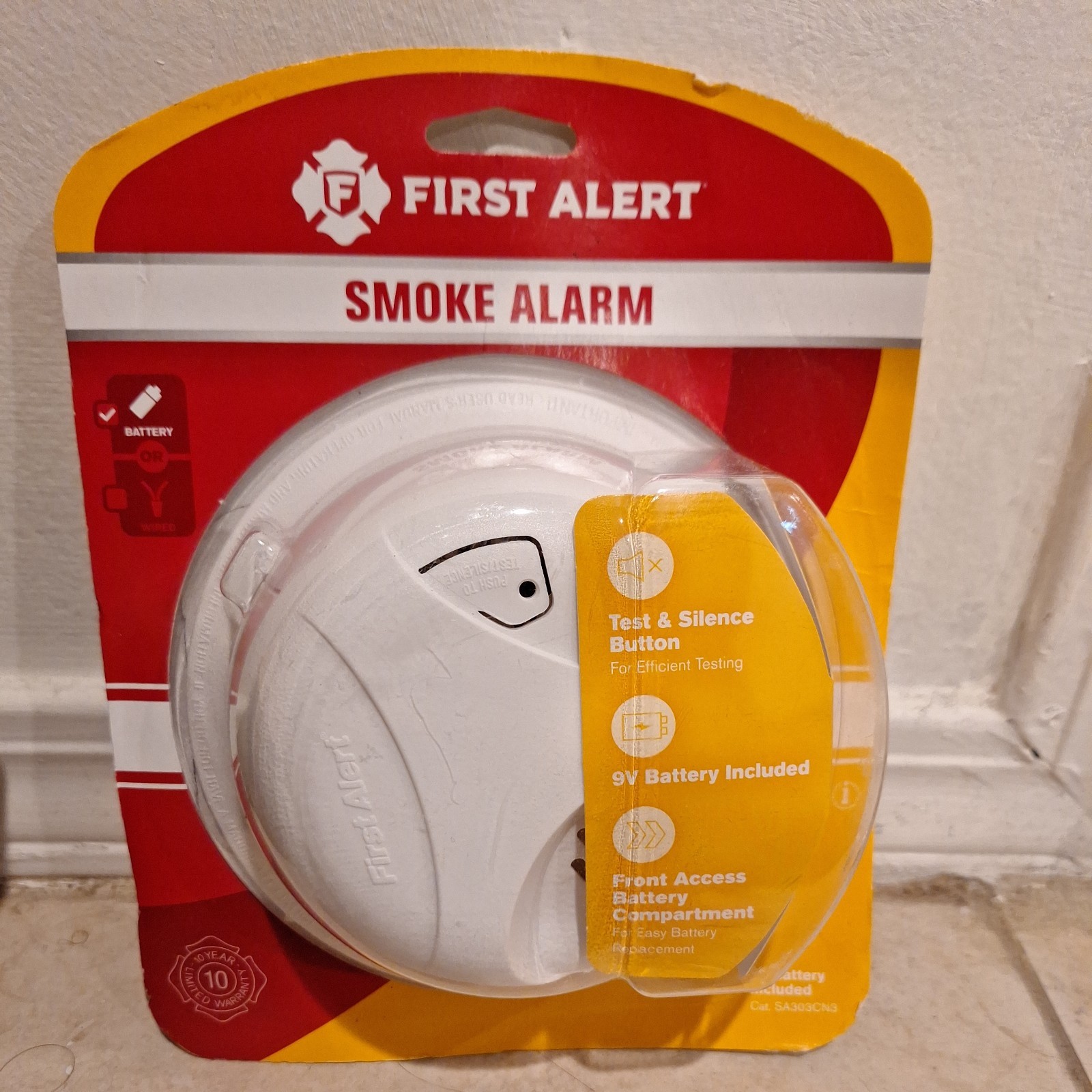 FIRST ALERT Battery Powered Smoke Detector With Escape Light Ionization Sensors
