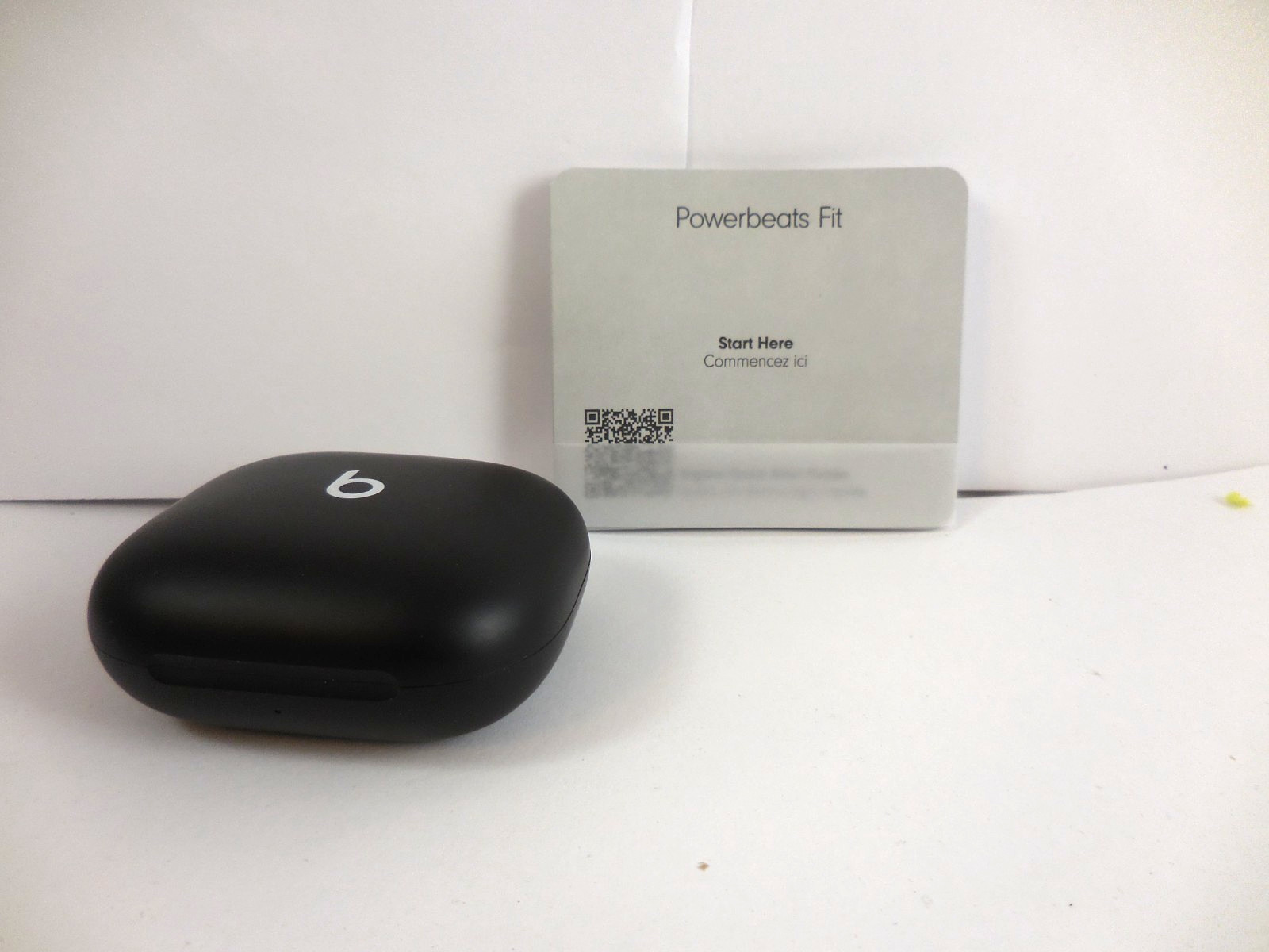 Beats - Powerbeats Fit Wireless Replacement Charging Case- Black (A3477)
