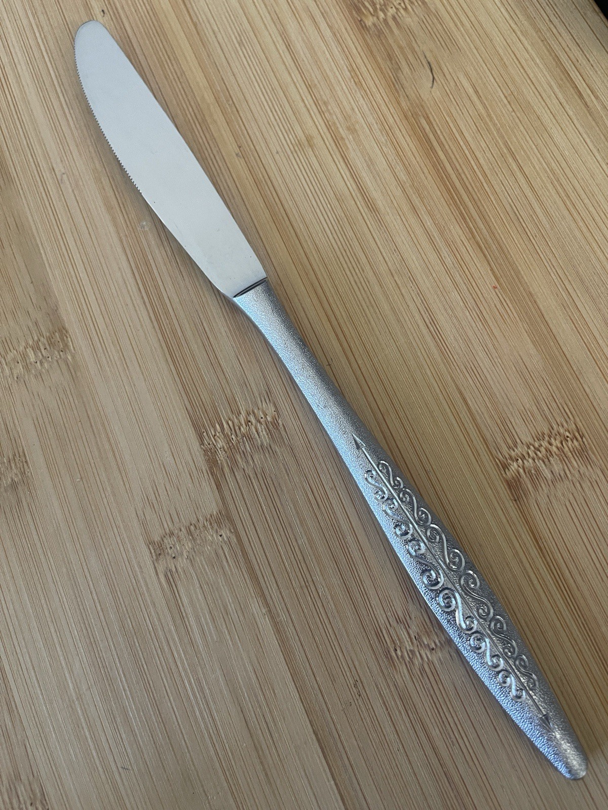 SCC Supreme Towle Stainless Frosted Scrolls Arrow TWS46 DINNER KNIFE 8.75"