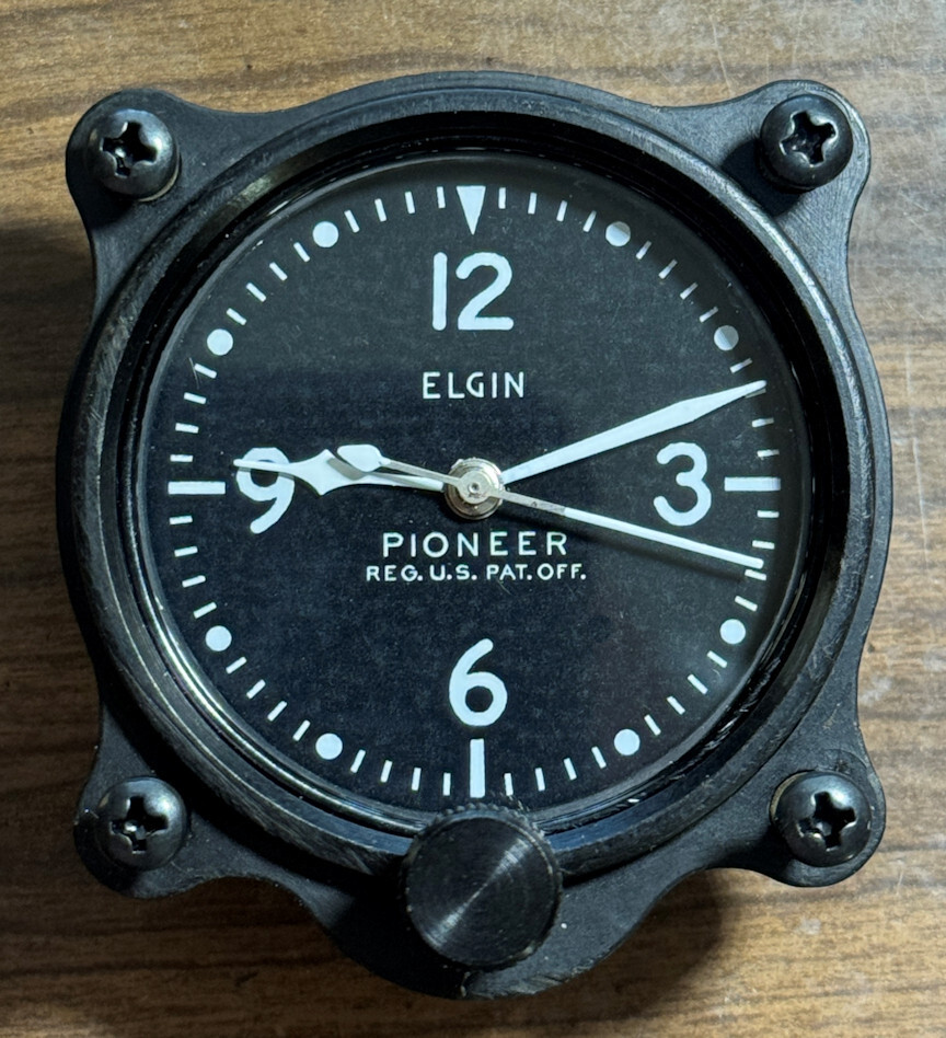 Elgin PIONEER Grade 562 8 Jewel A-7 Aircraft Clock