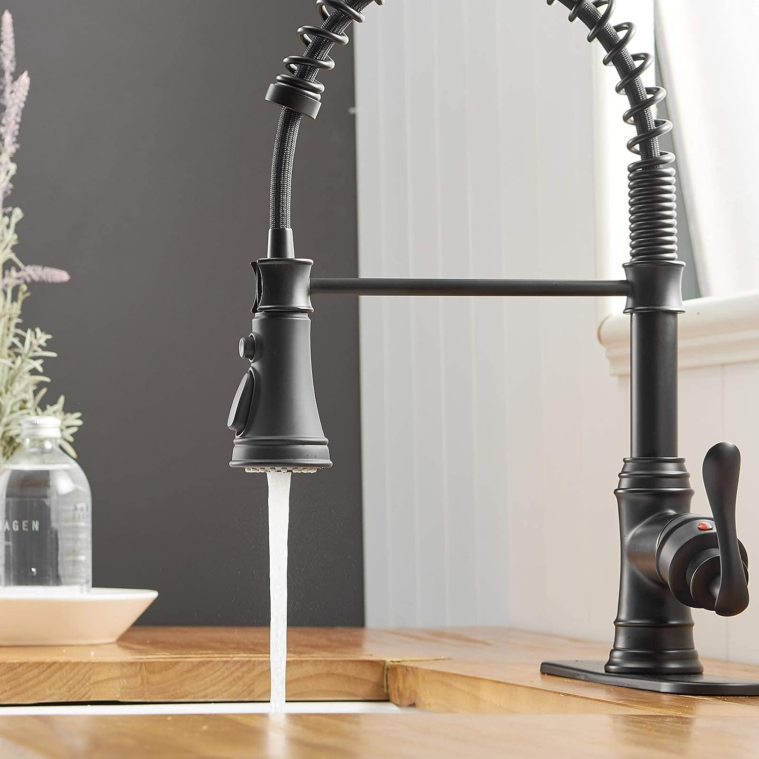 Matte Black Pull Out Kitchen Sink Faucet with 3 Spray Modes and Single Handle