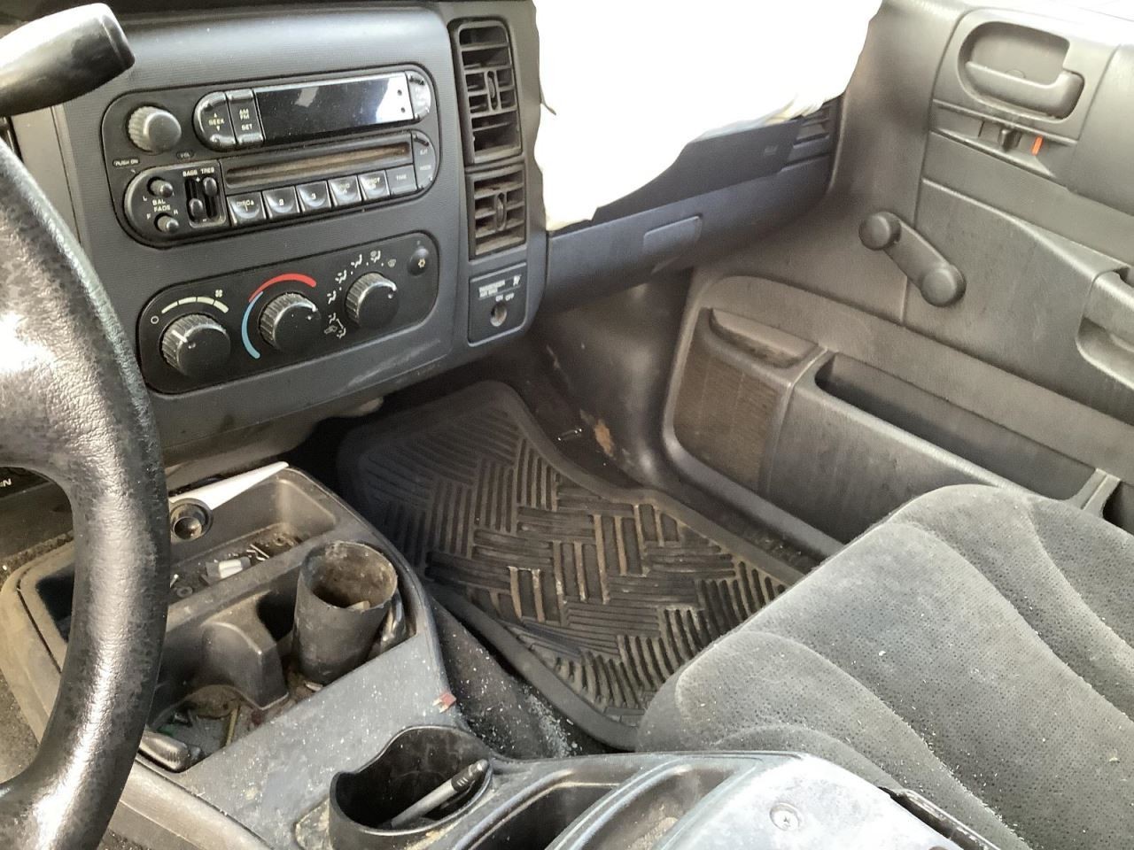 Fuse Box Engine Fits 03 DAKOTA 4936275