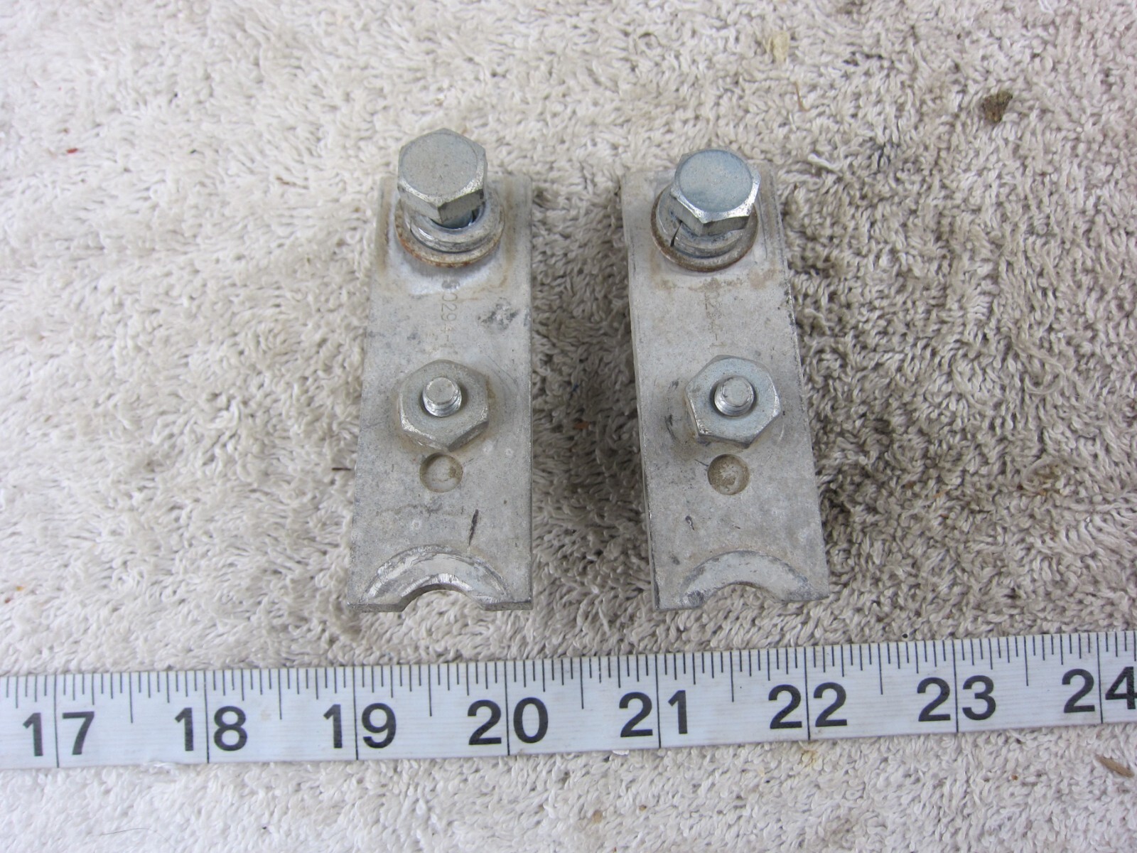 Cooper B-line 20252-B 2P 200A 600V Meter Socket Bus Bar, Used