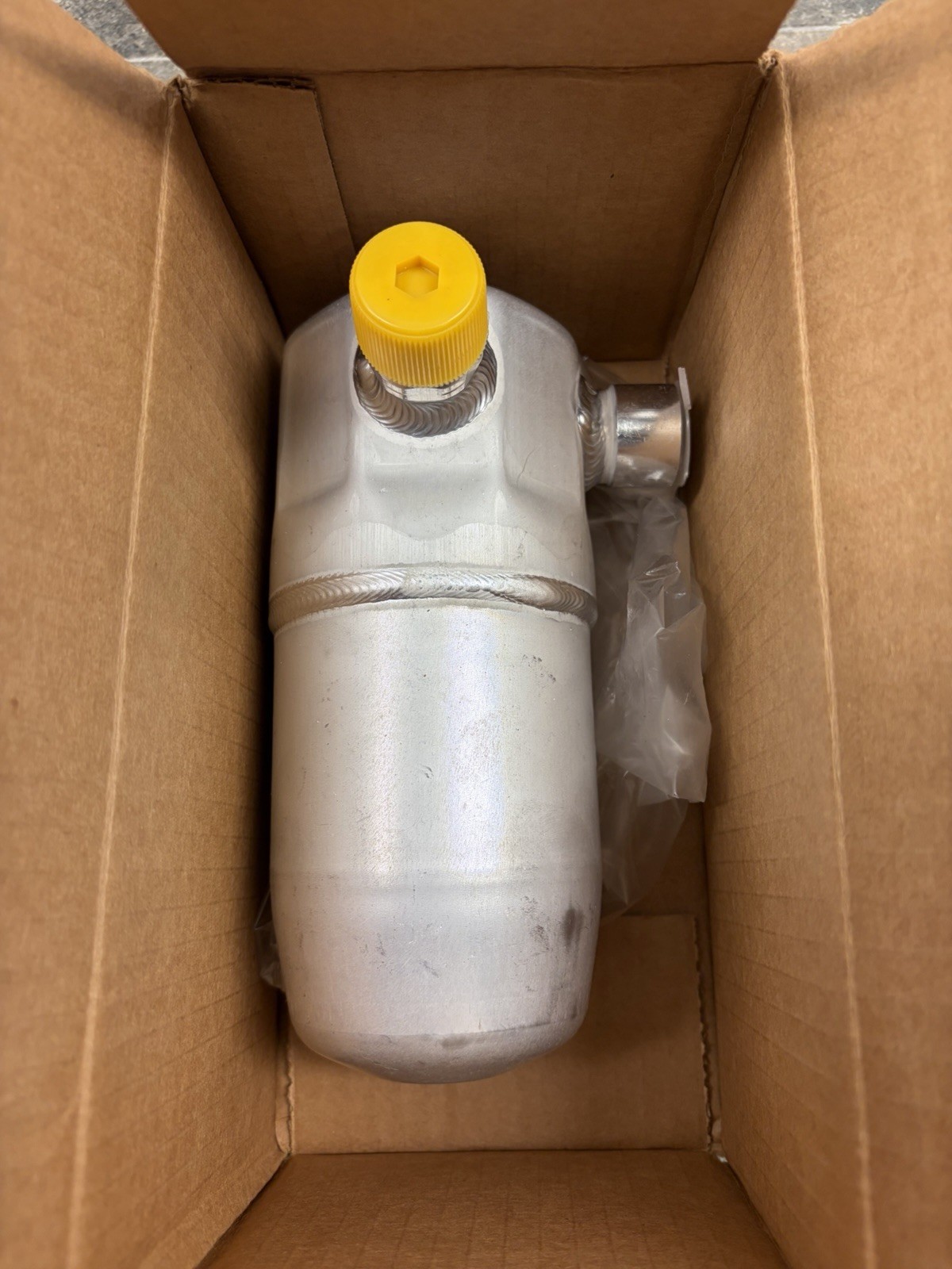 2002-‘04 Chevy Malibu, Pontiac Grand Am Accumulator #RD-10083C new (open box)