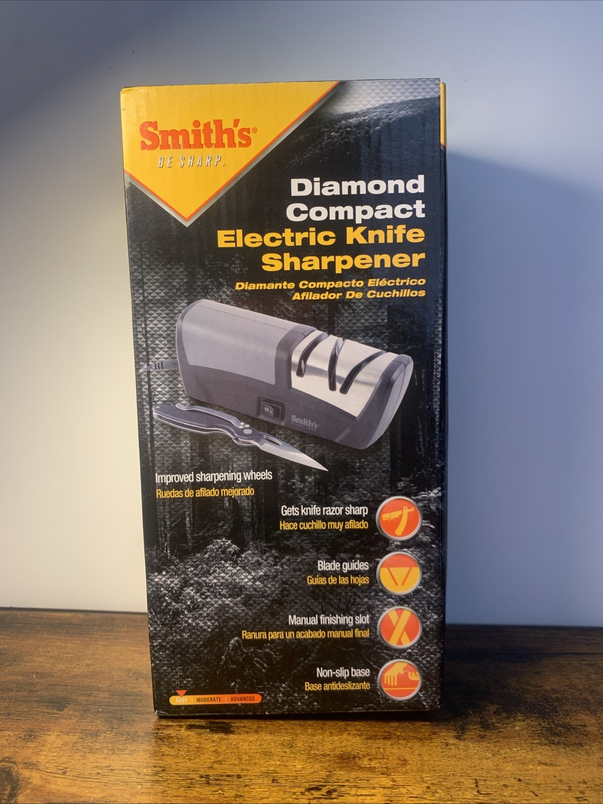 Smith's HOUSEWARES 2-in-1 Compact ELECTRIC & MANUAL KNIFE SHARPENER Brand New