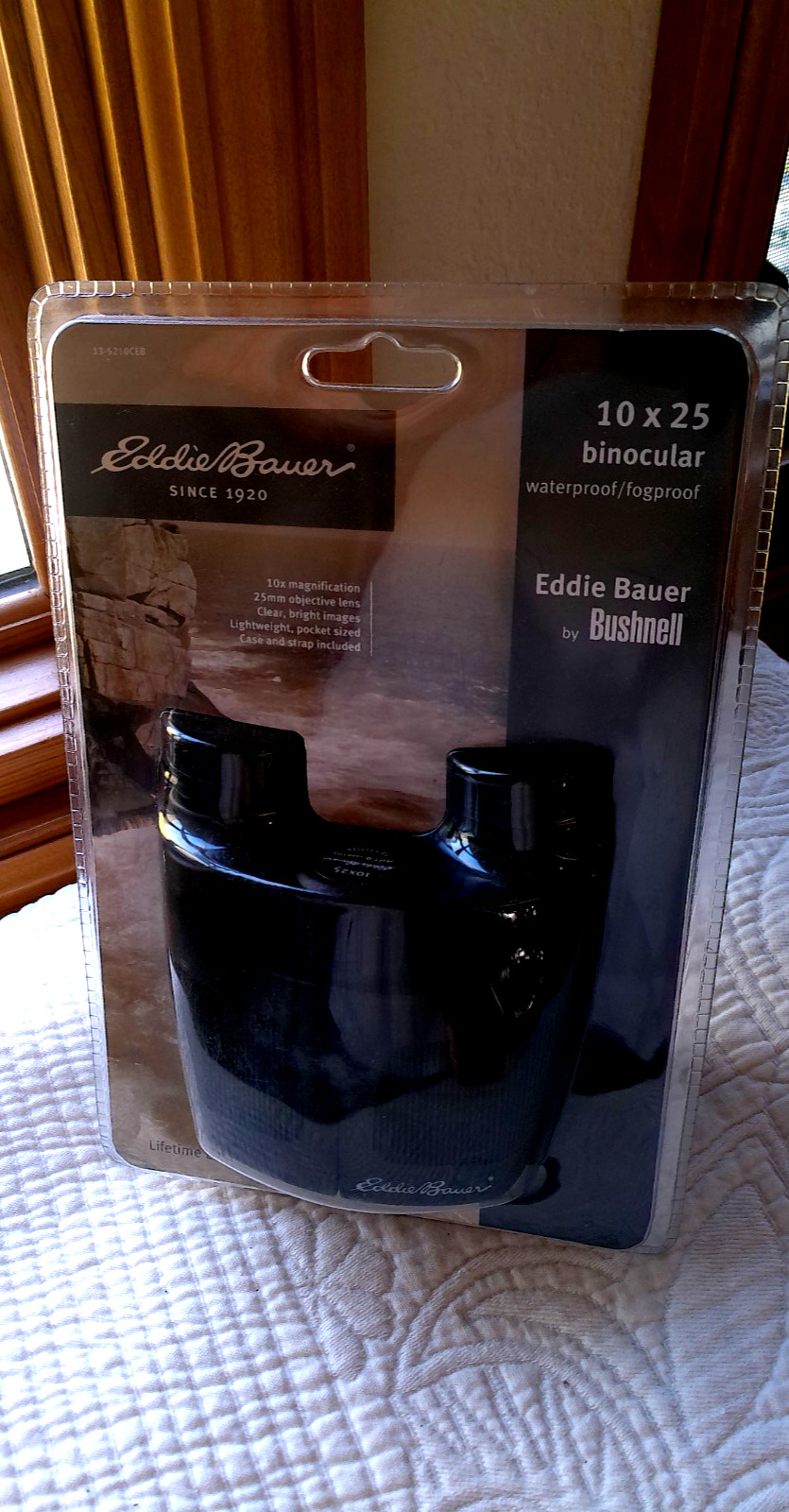 EDDIE BAUER BUSHNELL NEW SEALED 10X25 WATER & FOG PROOF W/CASE STRAP POCKETSIZE