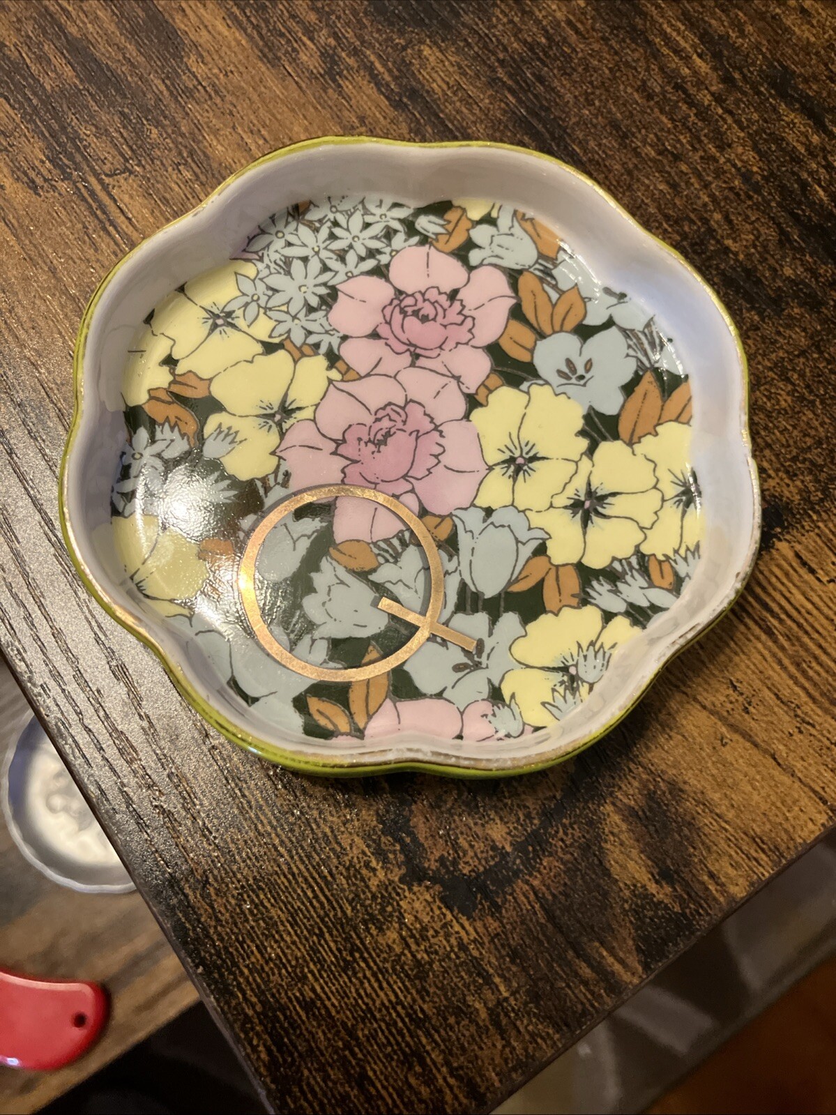 Anthropologie “Q” Initial Floral Trinket Dish, 3.5”, NWOT, Hard To Find Initial