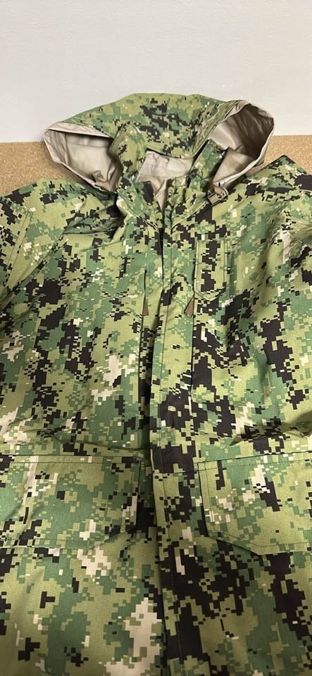 NWU Type III Parka Medium-Short in Excellent condition