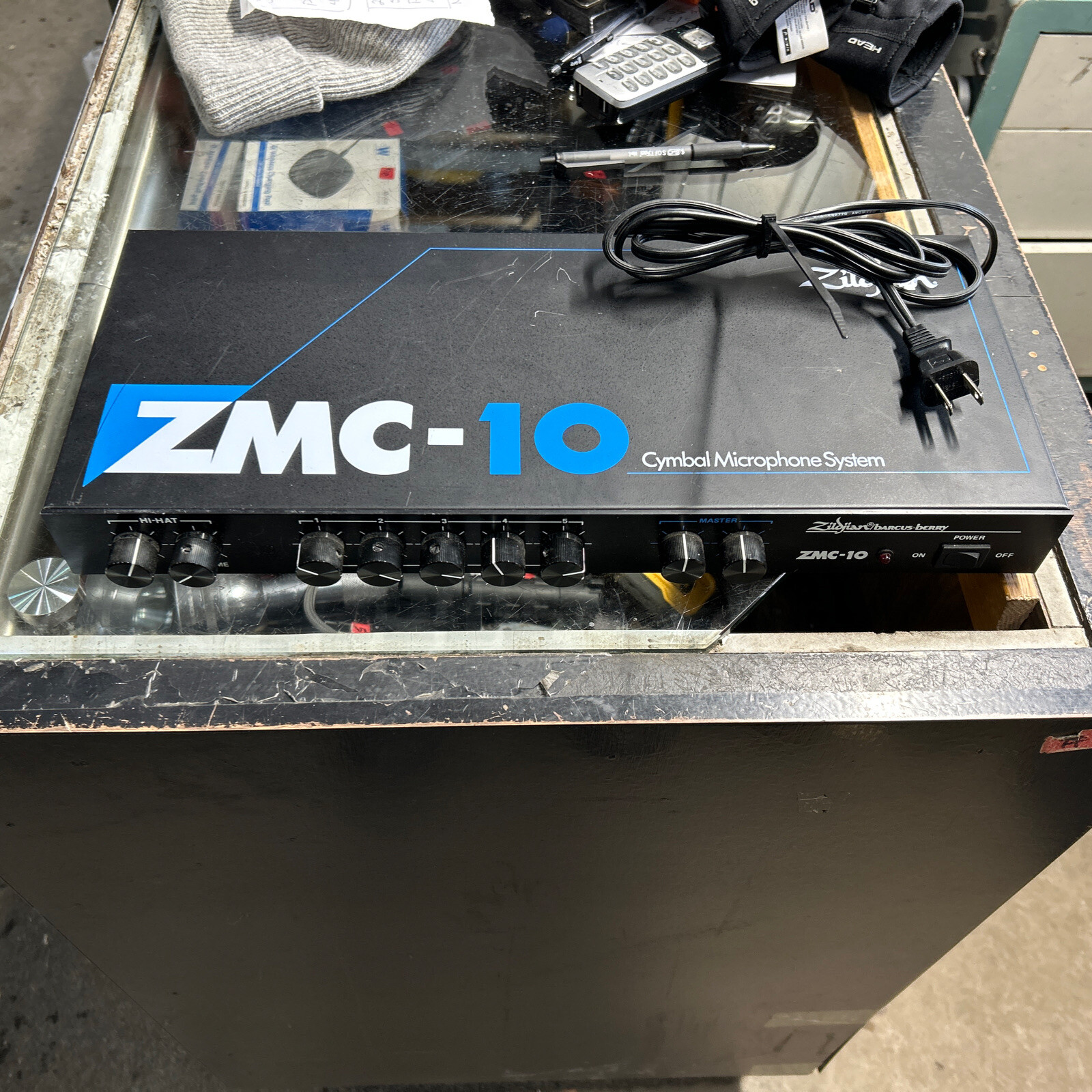 ZILDJIAN/BARCUS BERRY ZMC-10 MICROPHONE AMPLIFYING SYSTEM 115/230VAC 50-60Hz 8W