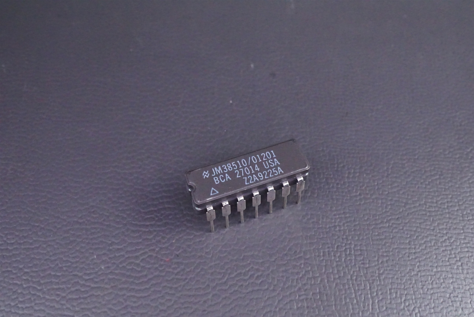 JM38510/01201BCA National Semiconductor Monostable Multivibrator 14 Pin CDIP NOS
