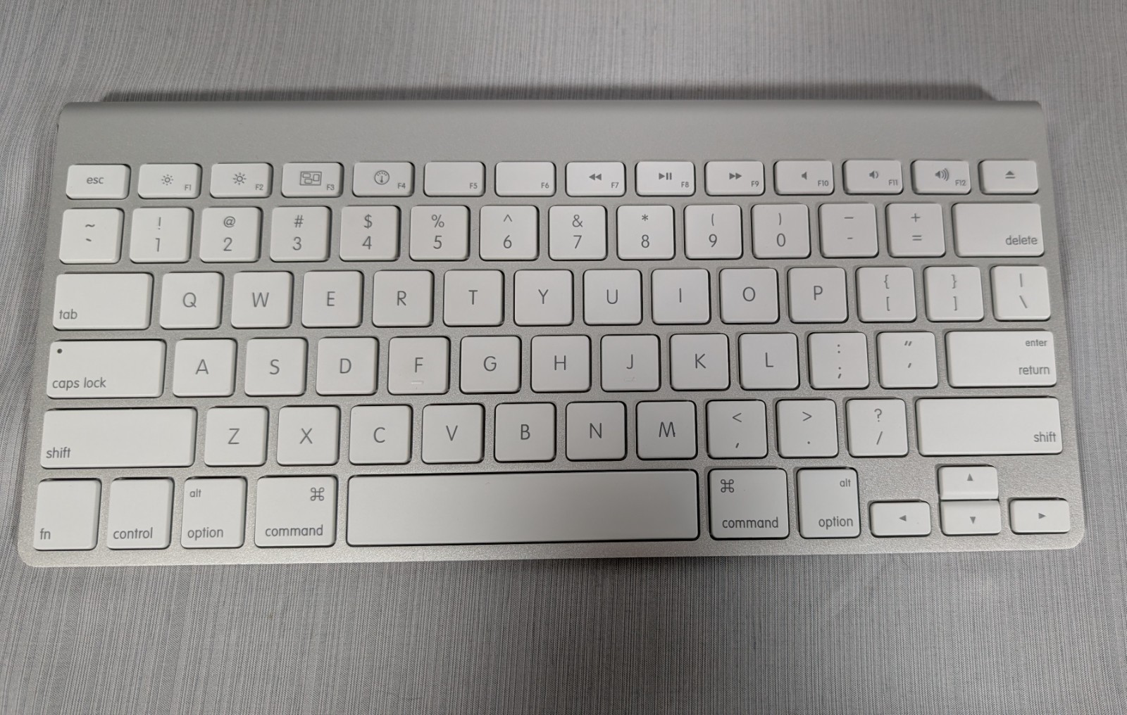 GENUINE Apple Wireless Bluetooth Keyboard A1314 Mac Aluminium