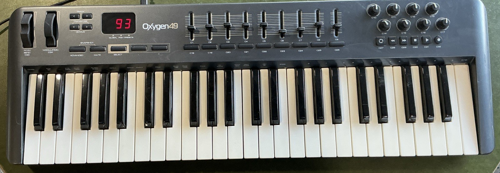 EUC M-Audio Oxygen 49 (3rd Gen) Electronic Midi Keyboard  Tested