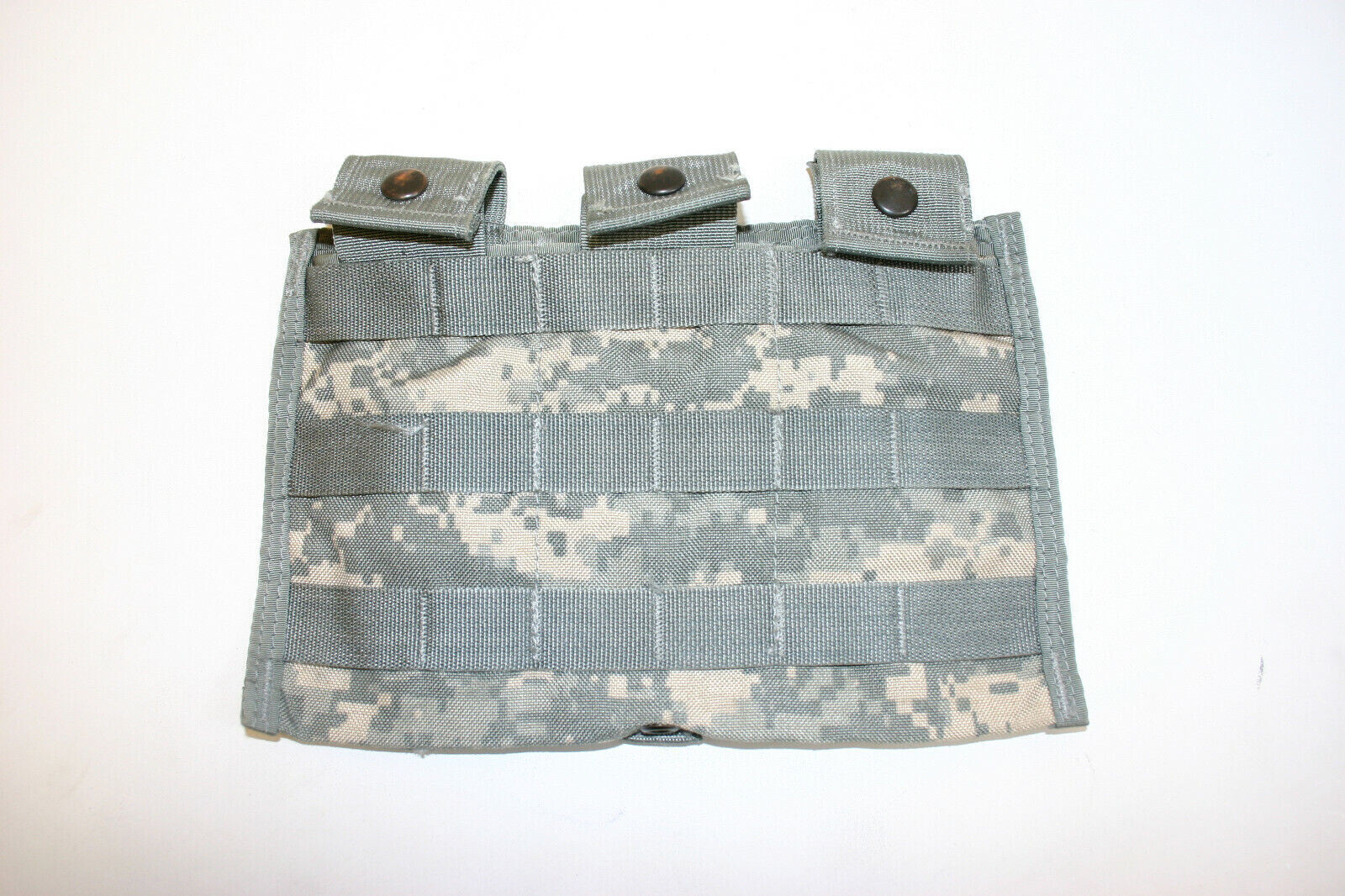 USGI US Army Molle ACU Triple Magazine Pouch 3 x 30 Side by Side 3 Mag Pouch EXC
