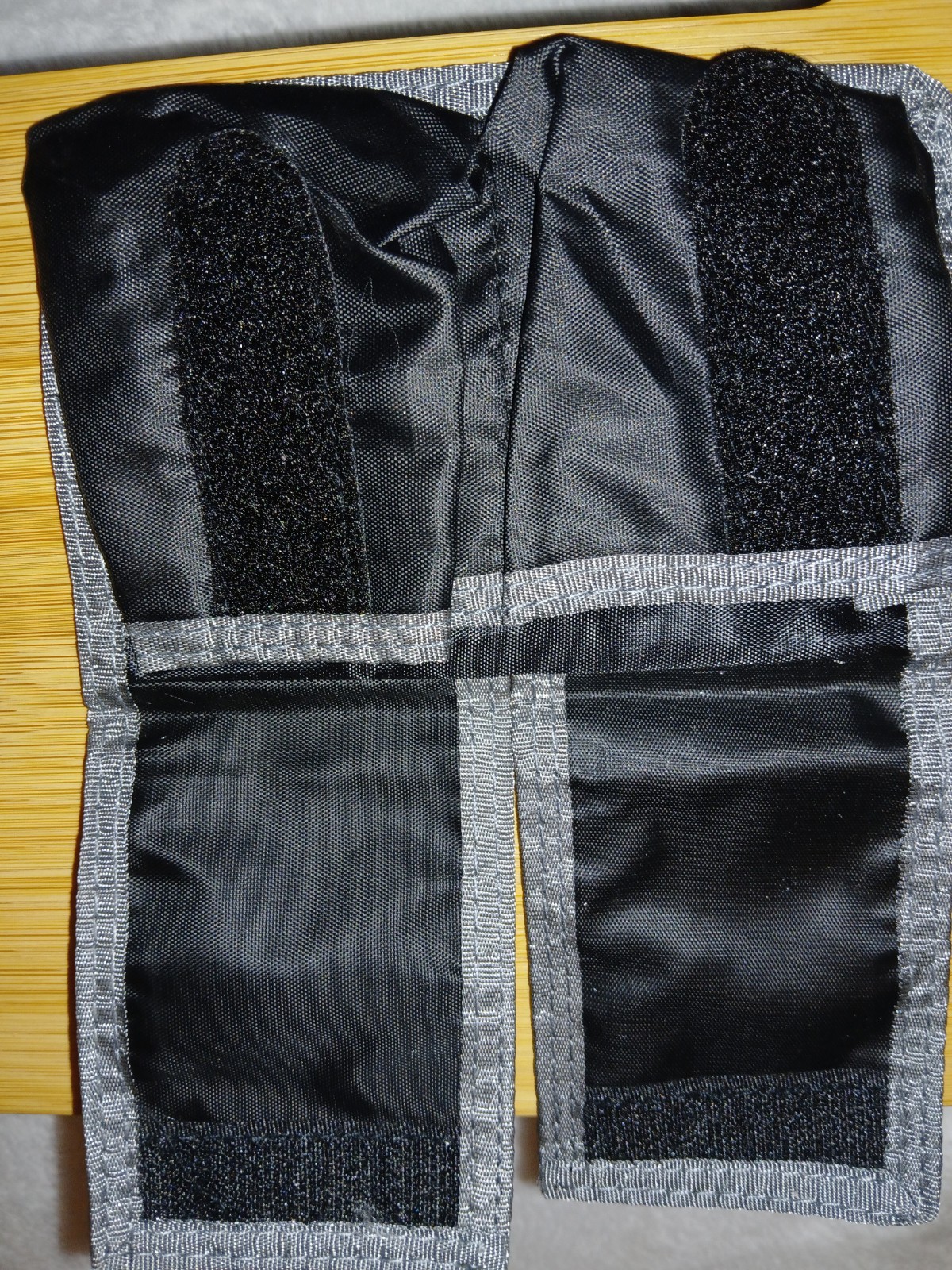 2pocket Medium Sized Battery Storage Pouch