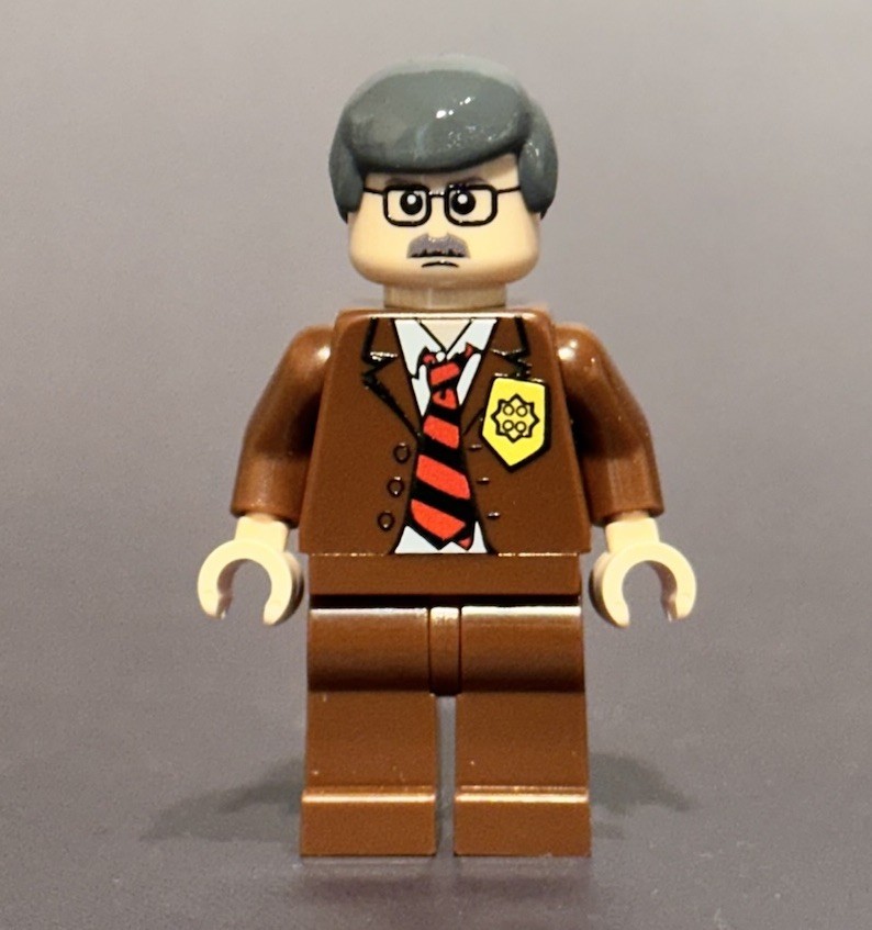 LEGO Batman the Video Game 2008 Custom Commissioner Gordon Minifigure ON LEGO!