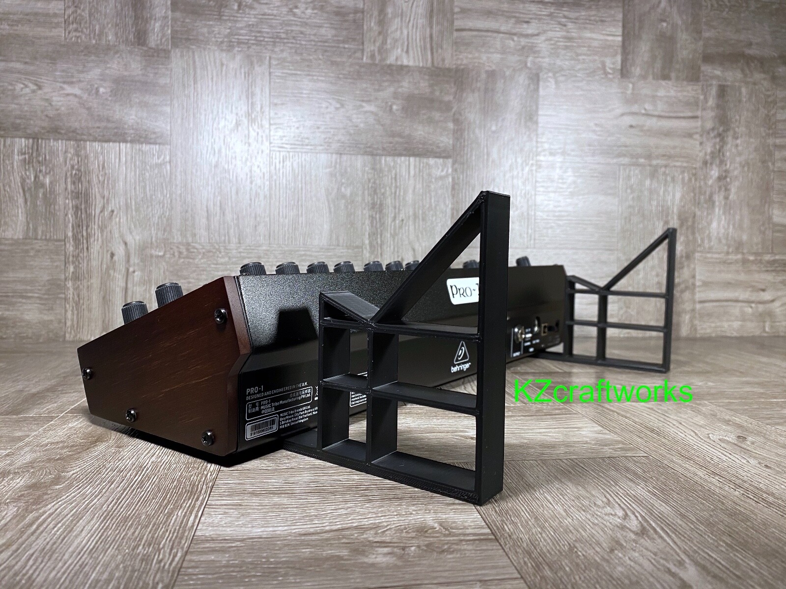Basic Stand for Behringer Model D / PRO 1 / Neutron / K2 / WASP / CAT --- BLACK