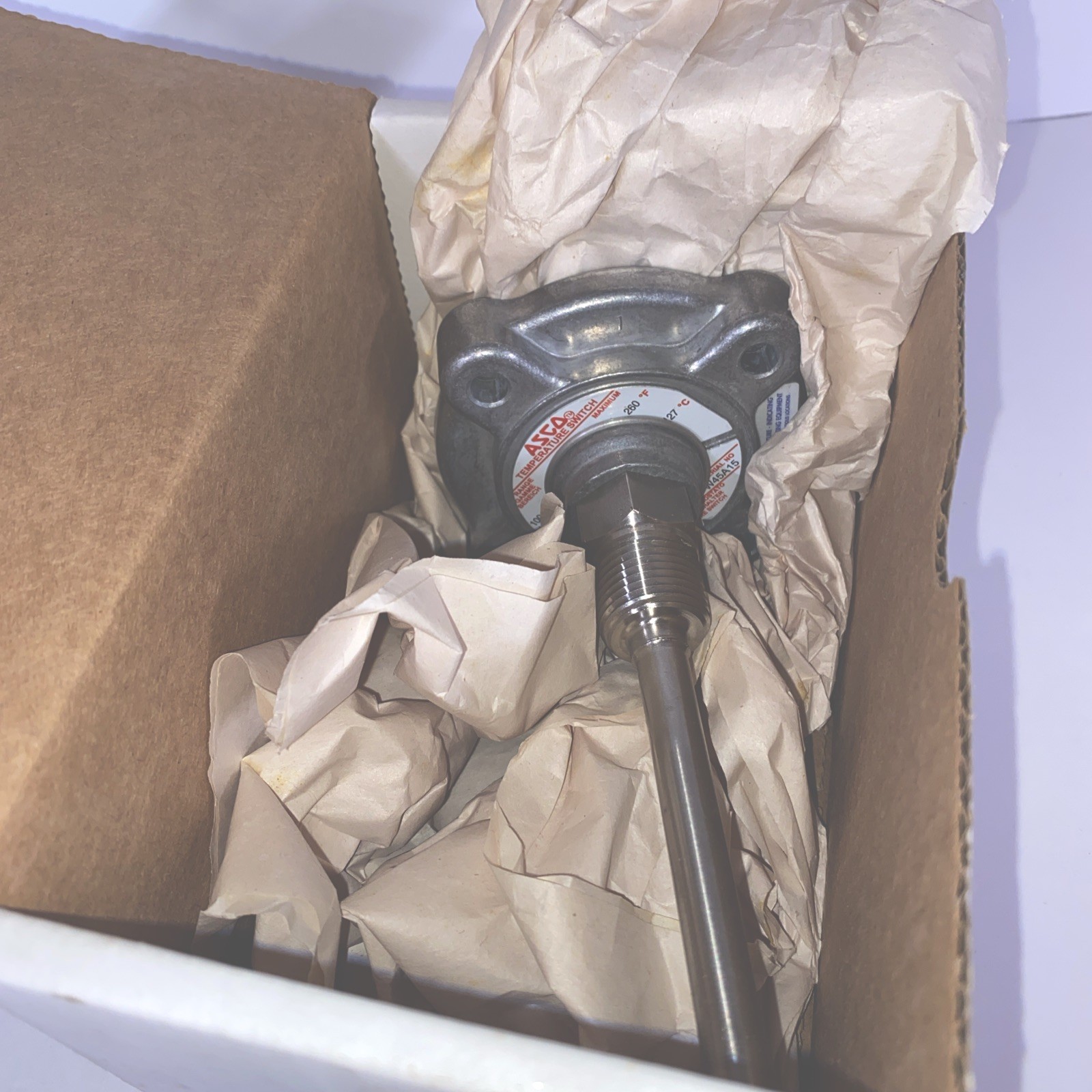 NEW IN BOX Asco Temperature Switch QJ10A4