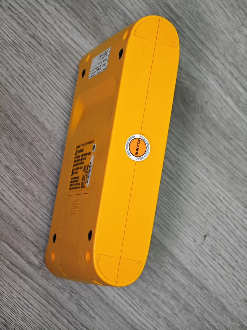 ProSim 2 FLUKE BIOMEDICAL PROSIM 2 VITAL SIGNS SIMULATOR
