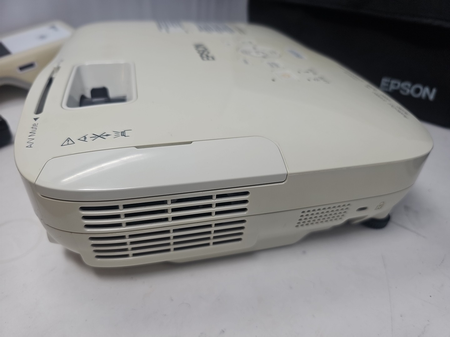 Epson EX3200 LCD Projector