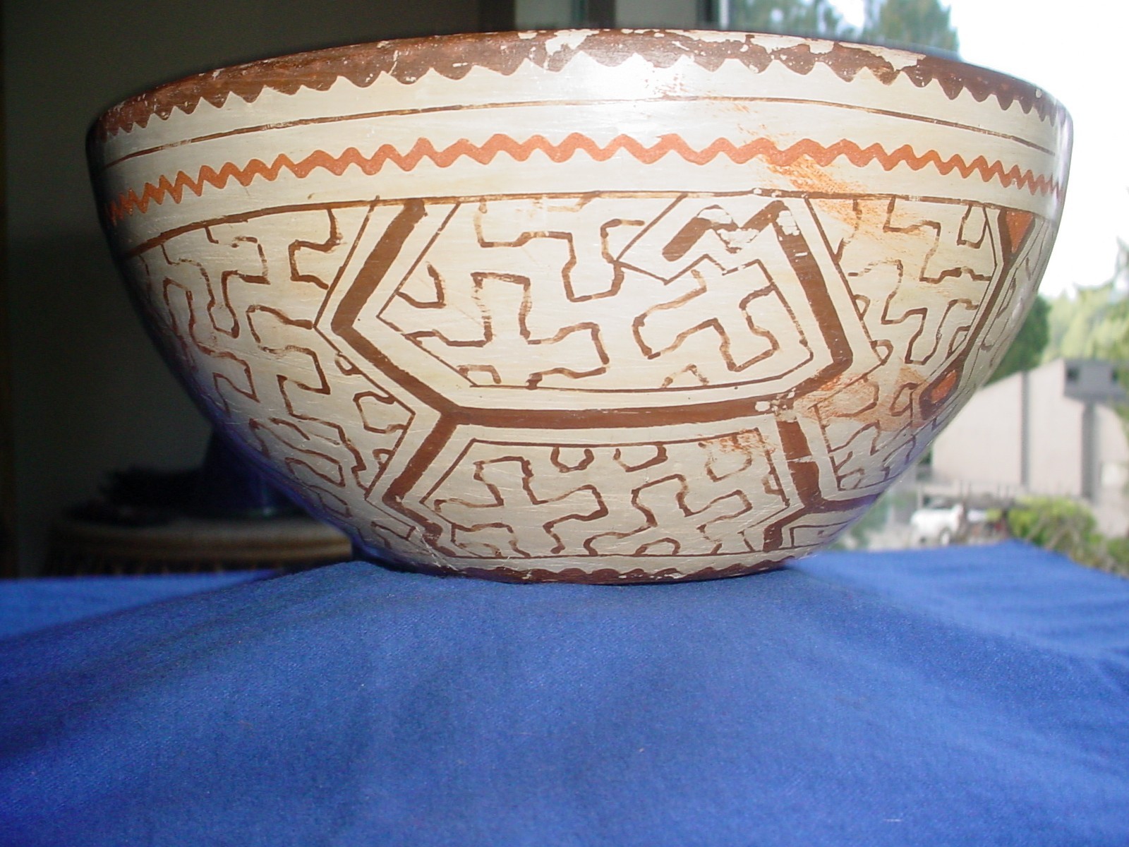 RARE OLD SHIPIBO CONIBO INDIAN POLYCHROME POTTERY BOWL AMAZONIA PERU