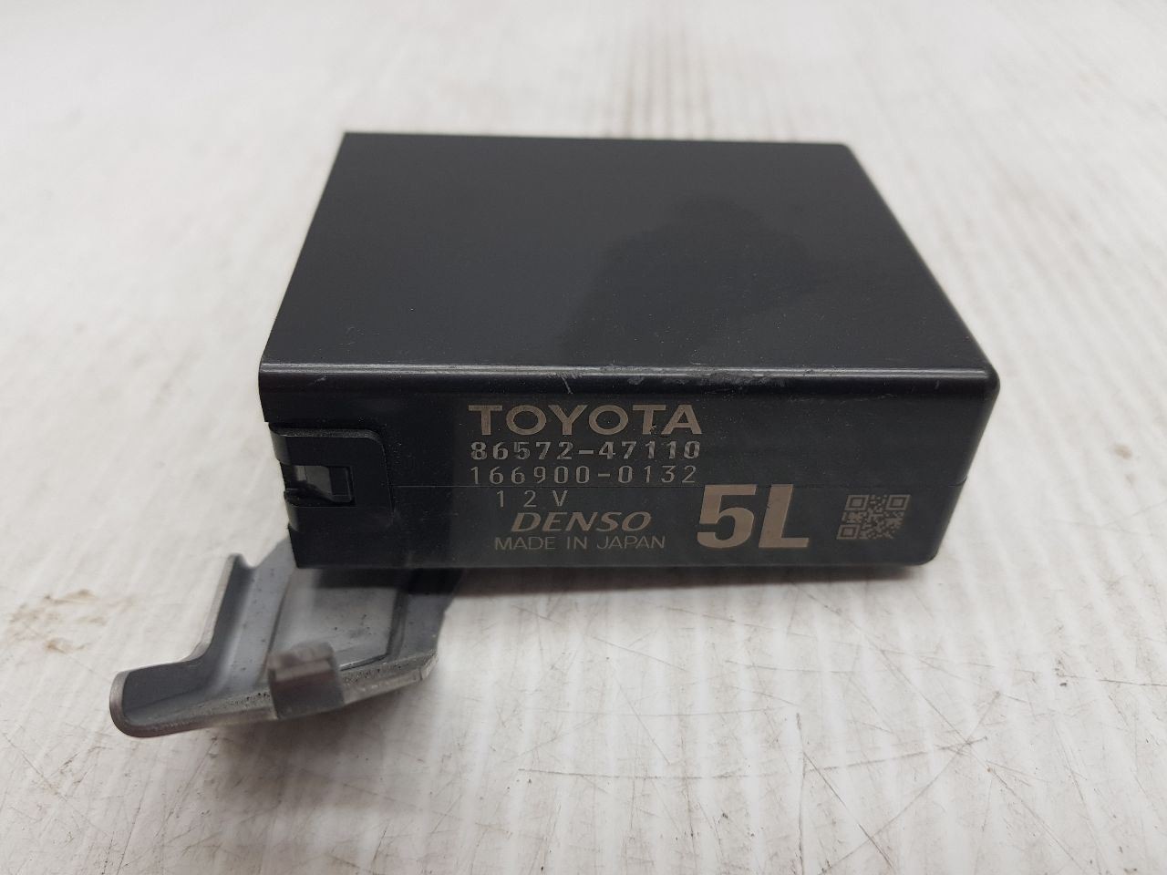 2012-2015 TOYOTA PRIUS VEHICLE APPROACHING SPEAKER CONTROL 86572-47110
